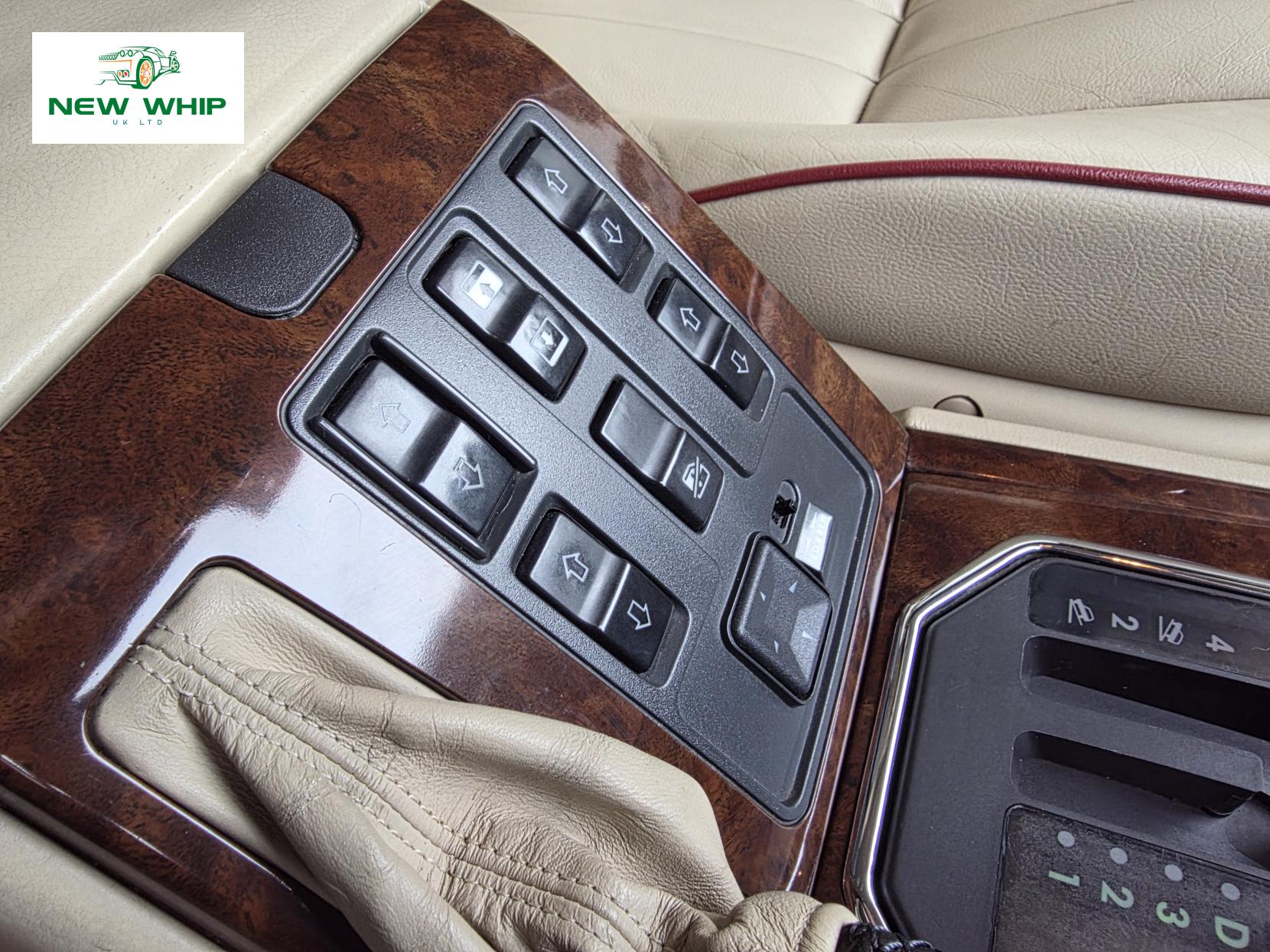 Land Rover Range Rover 4.6 V8 Vogue Station Wagon 5dr Petrol Automatic (398 g/km, 215 bhp)