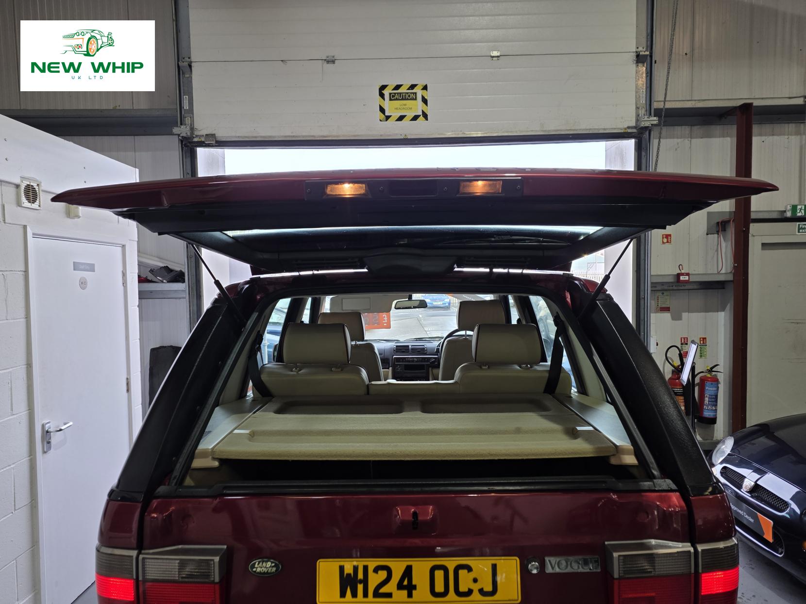 Land Rover Range Rover 4.6 V8 Vogue Station Wagon 5dr Petrol Automatic (398 g/km, 215 bhp)