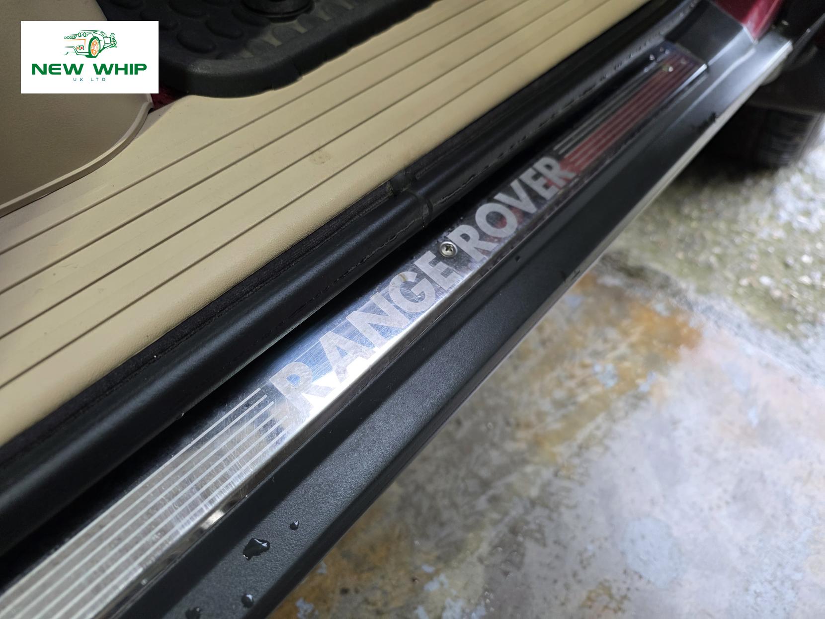 Land Rover Range Rover 4.6 V8 Vogue Station Wagon 5dr Petrol Automatic (398 g/km, 215 bhp)