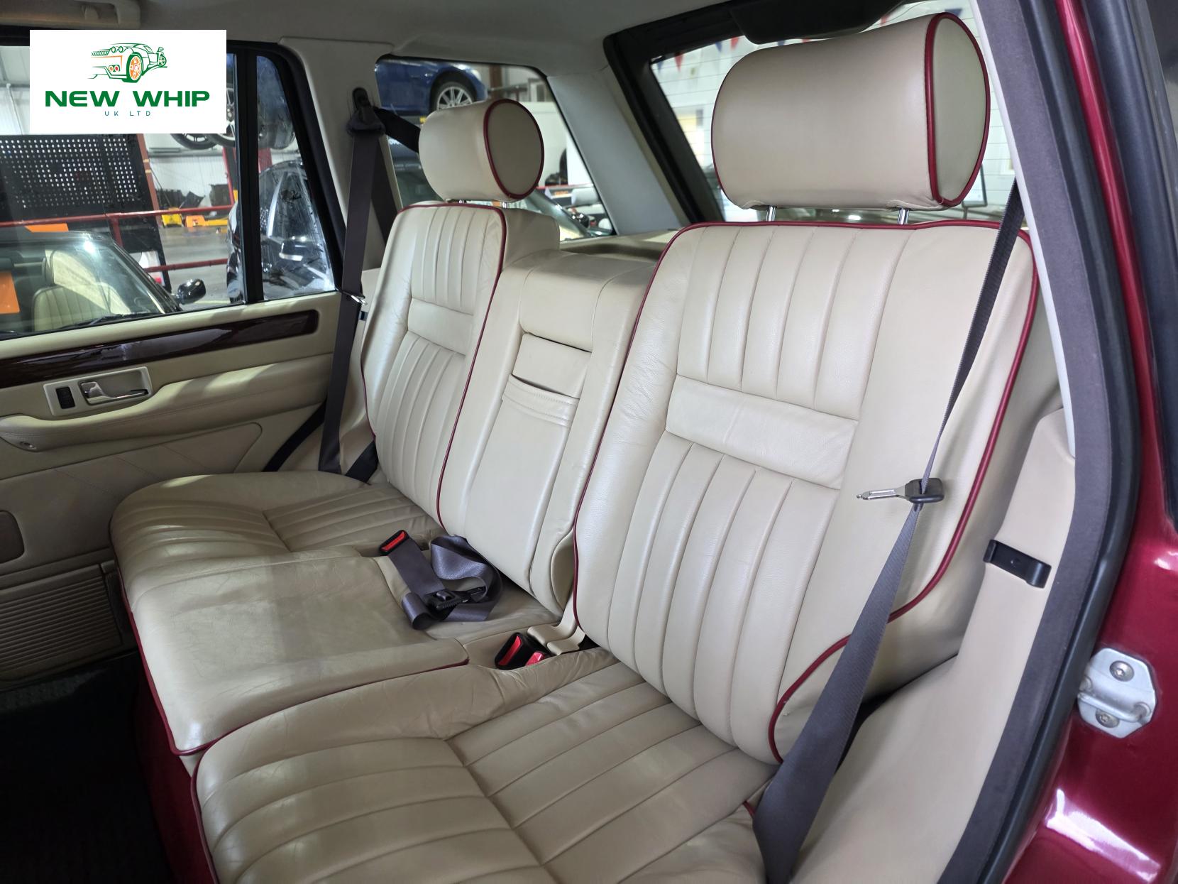 Land Rover Range Rover 4.6 V8 Vogue Station Wagon 5dr Petrol Automatic (398 g/km, 215 bhp)