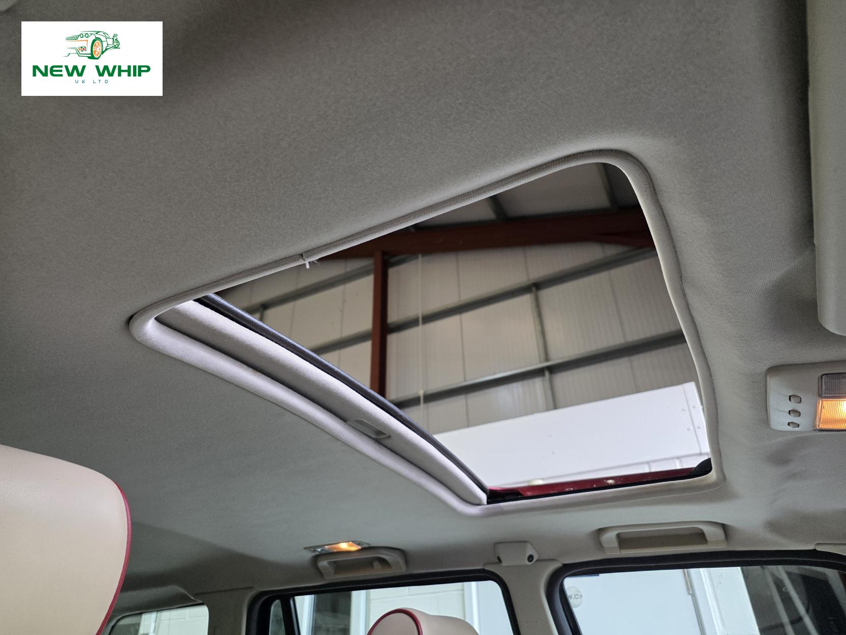 Land Rover Range Rover 4.6 V8 Vogue Station Wagon 5dr Petrol Automatic (398 g/km, 215 bhp)