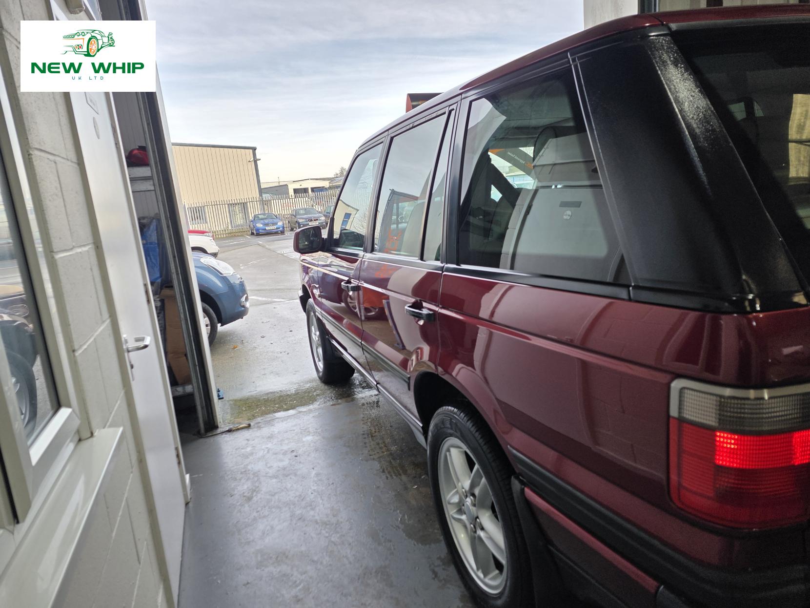 Land Rover Range Rover 4.6 V8 Vogue Station Wagon 5dr Petrol Automatic (398 g/km, 215 bhp)