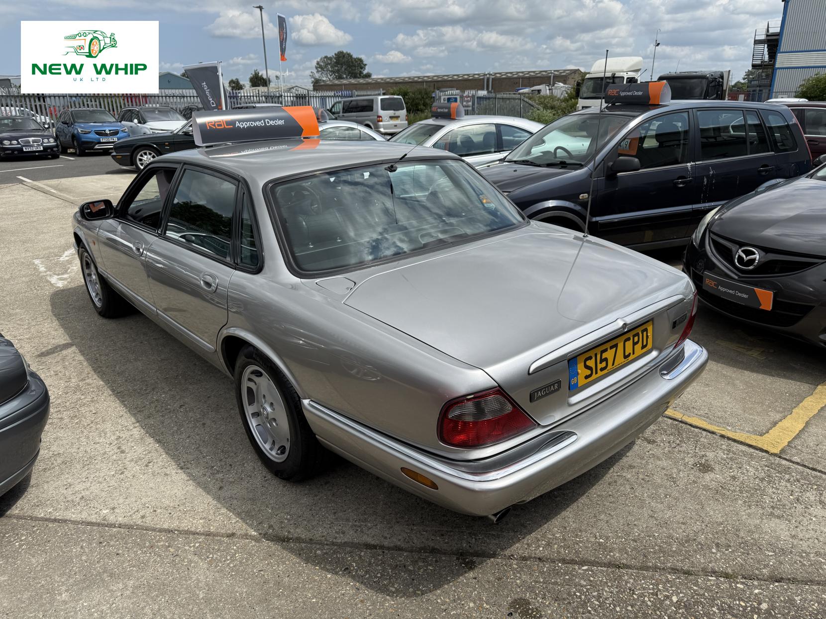 Jaguar XJ 3.2 Sport Saloon 4dr Petrol Automatic (288 g/km, 240 bhp)