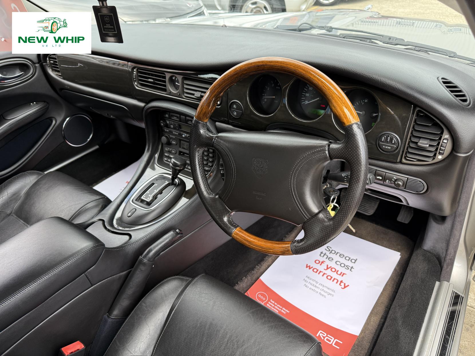 Jaguar XJ 3.2 Sport Saloon 4dr Petrol Automatic (288 g/km, 240 bhp)