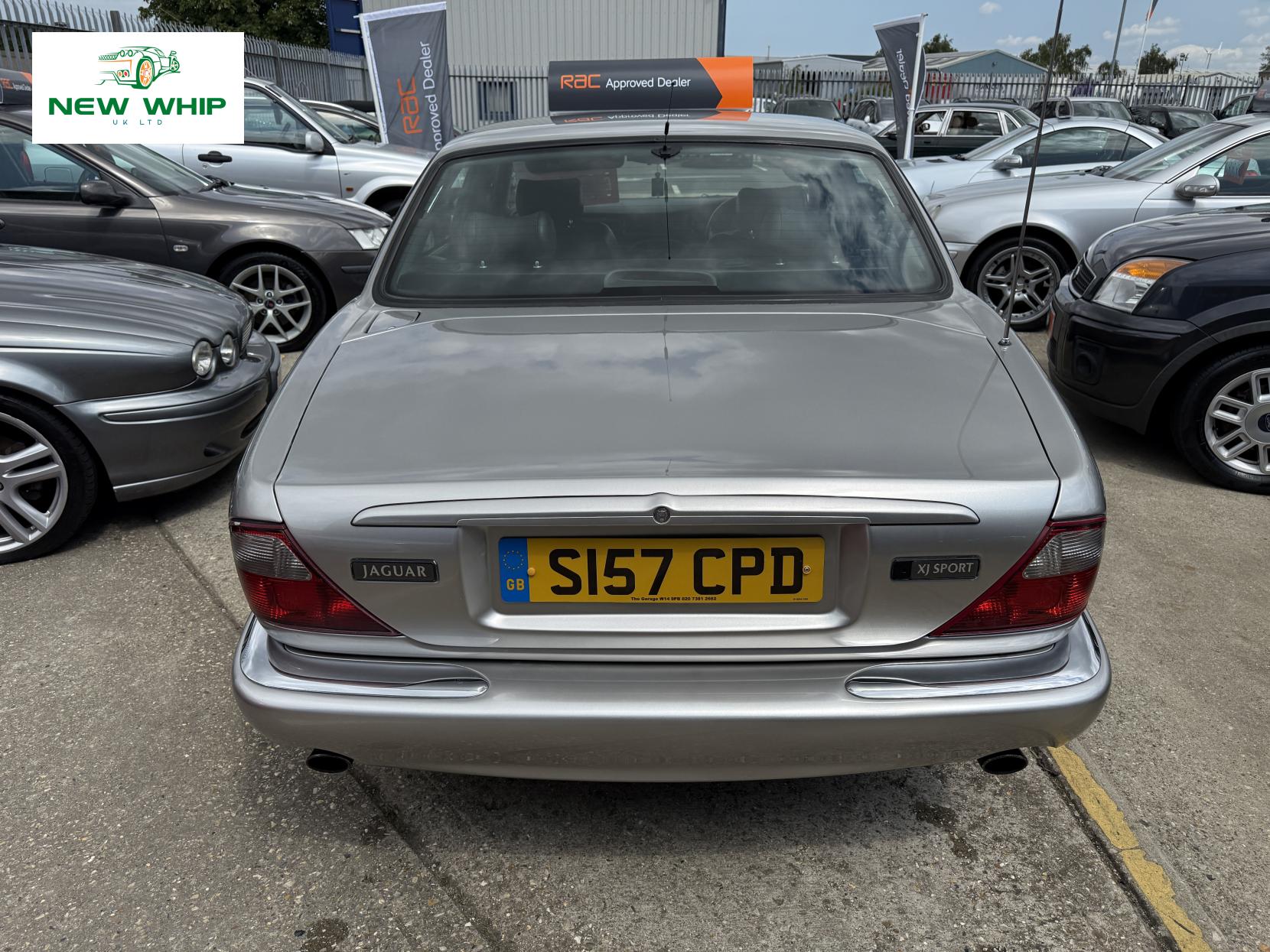 Jaguar XJ 3.2 Sport Saloon 4dr Petrol Automatic (288 g/km, 240 bhp)