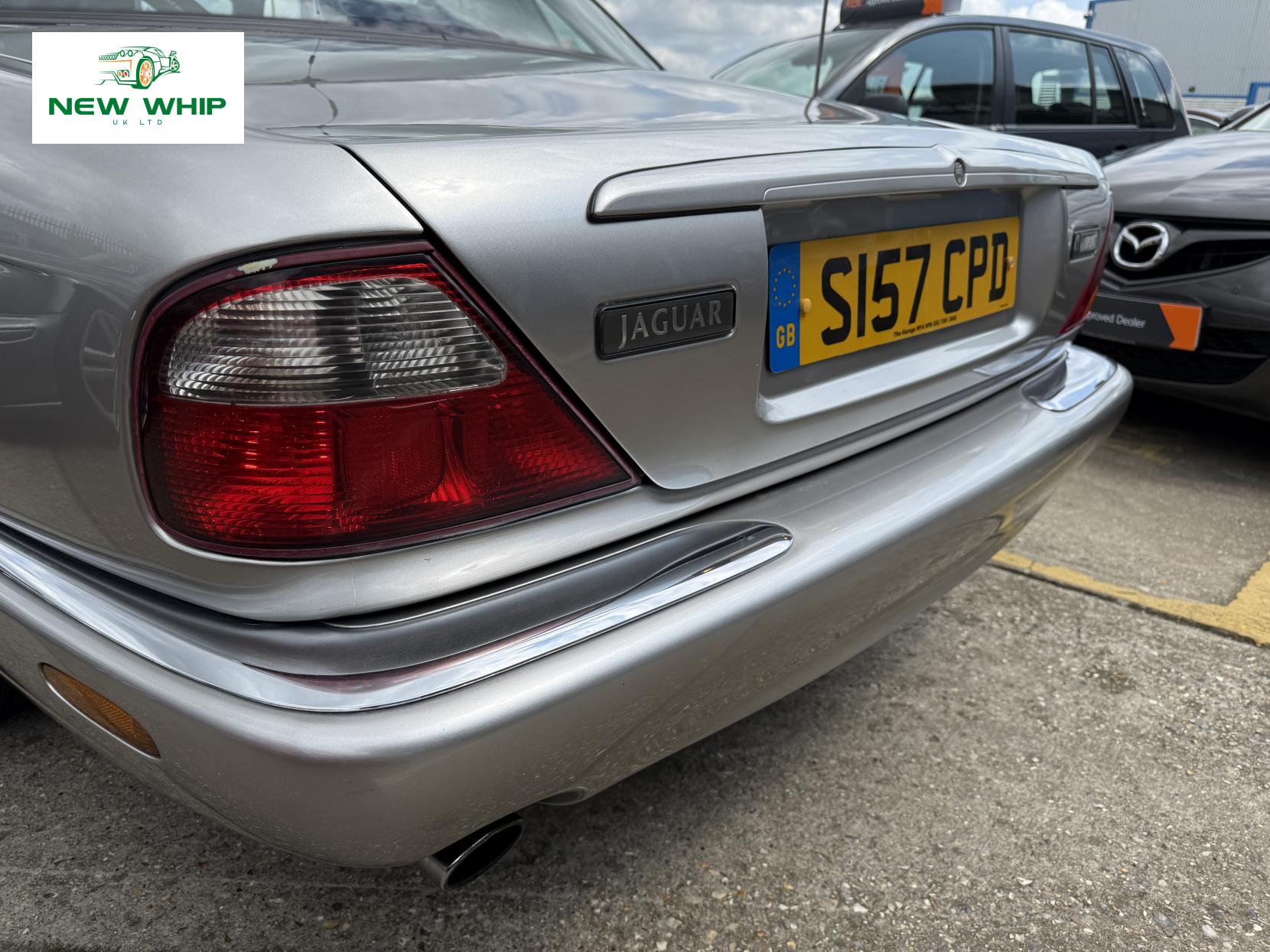 Jaguar XJ 3.2 Sport Saloon 4dr Petrol Automatic (288 g/km, 240 bhp)