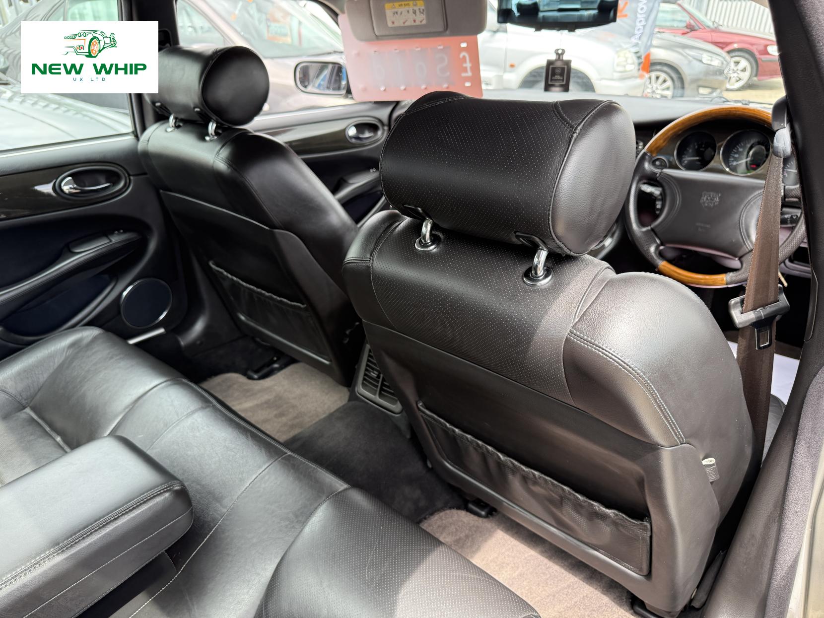 Jaguar XJ 3.2 Sport Saloon 4dr Petrol Automatic (288 g/km, 240 bhp)