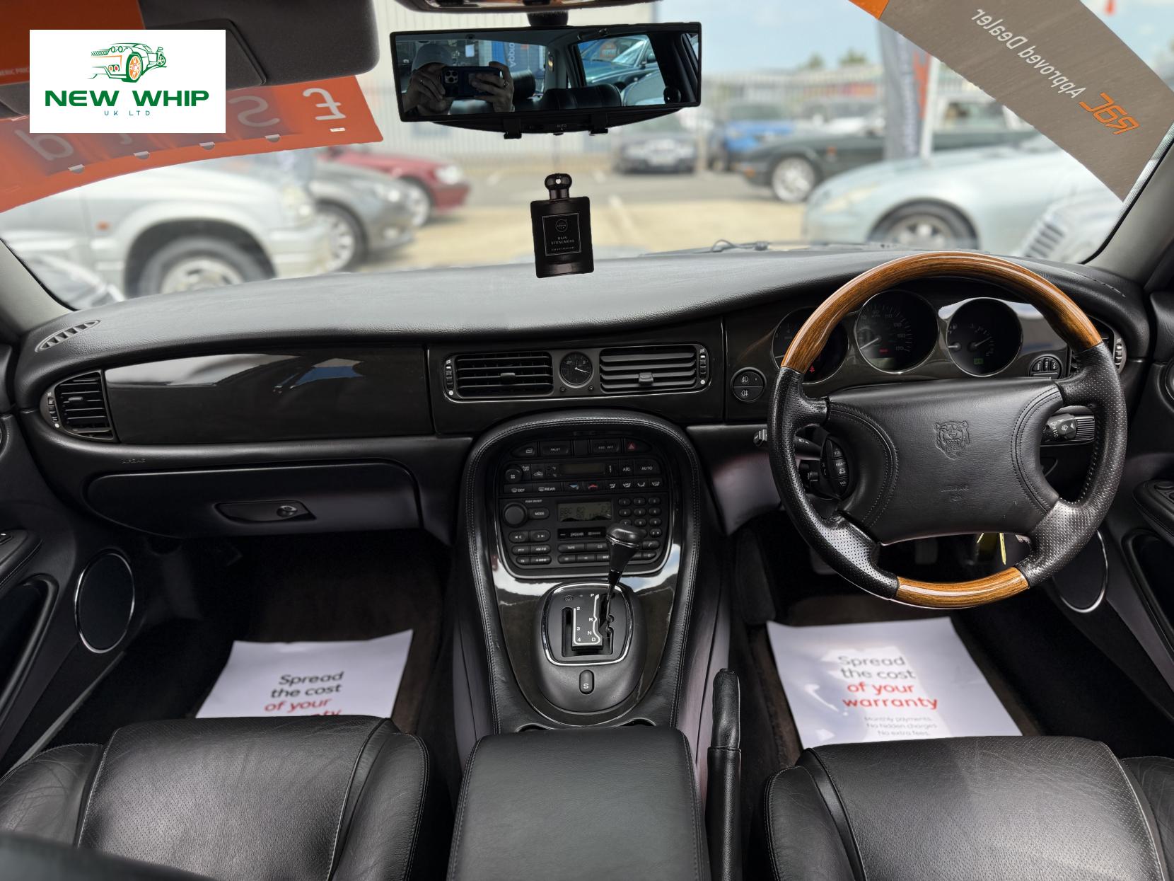 Jaguar XJ 3.2 Sport Saloon 4dr Petrol Automatic (288 g/km, 240 bhp)