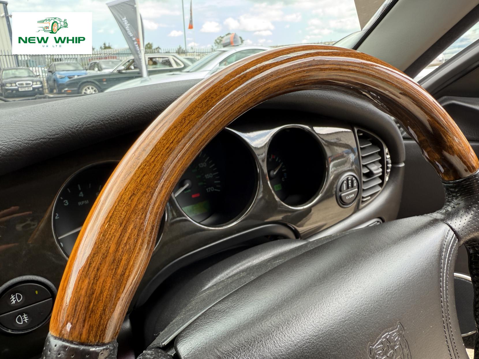 Jaguar XJ 3.2 Sport Saloon 4dr Petrol Automatic (288 g/km, 240 bhp)