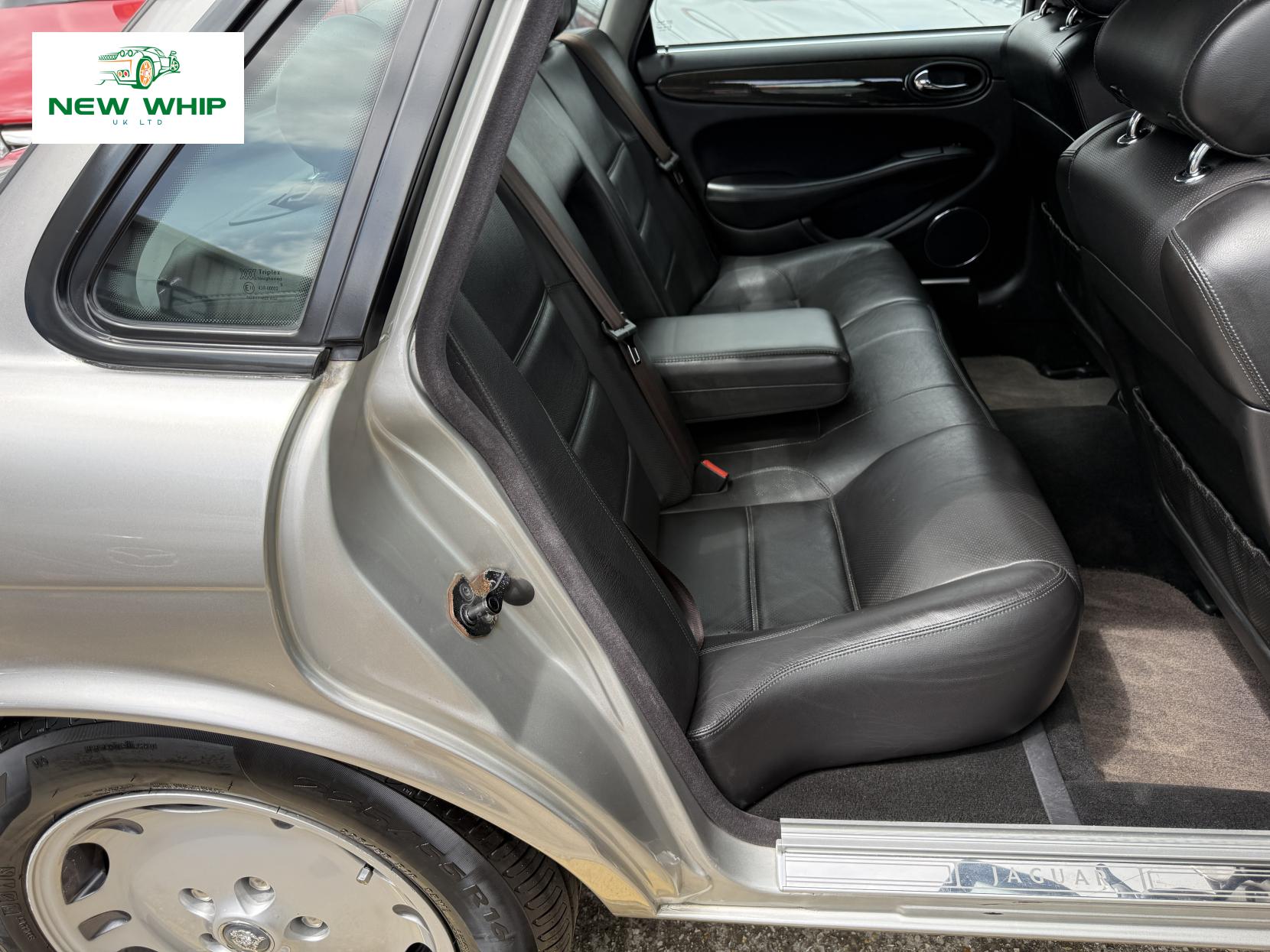 Jaguar XJ 3.2 Sport Saloon 4dr Petrol Automatic (288 g/km, 240 bhp)