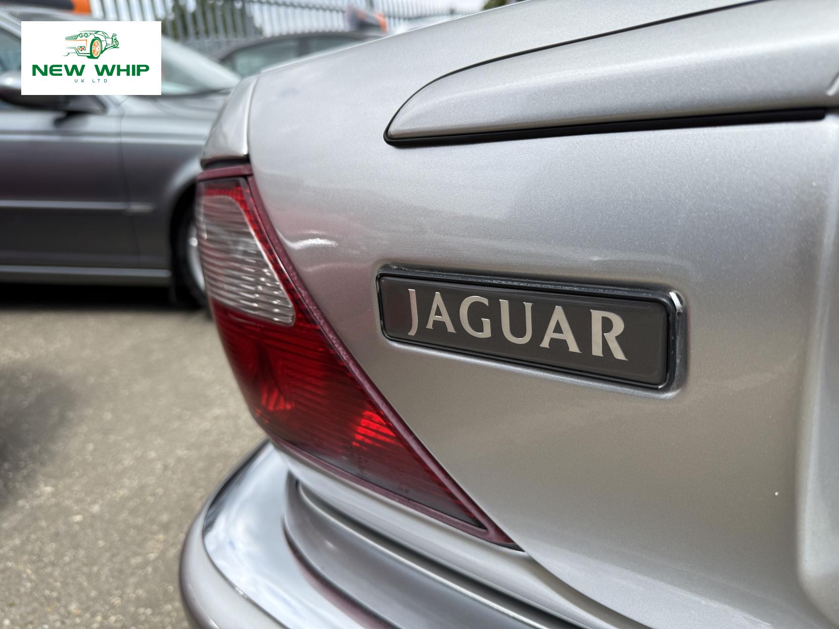 Jaguar XJ 3.2 Sport Saloon 4dr Petrol Automatic (288 g/km, 240 bhp)
