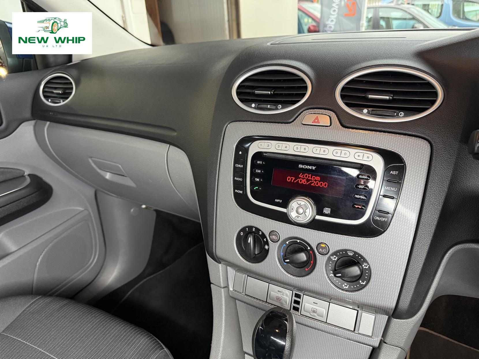 Ford Focus 1.6 Titanium Hatchback 5dr Petrol Automatic (184 g/km, 99 bhp)