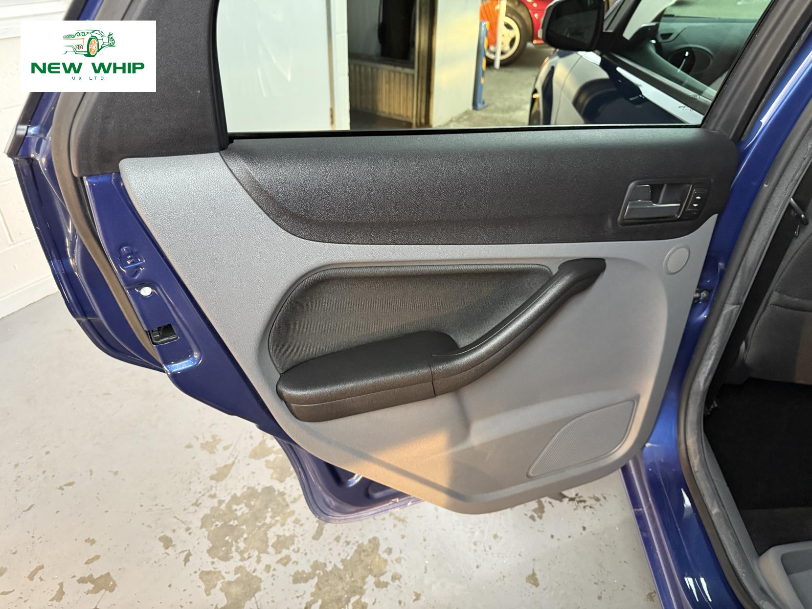 Ford Focus 1.6 Titanium Hatchback 5dr Petrol Automatic (184 g/km, 99 bhp)
