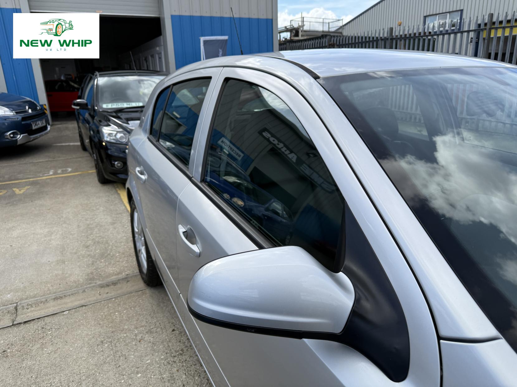 Vauxhall Astra 1.6i 16v Club Hatchback 5dr Petrol Manual (158 g/km, 103 bhp)