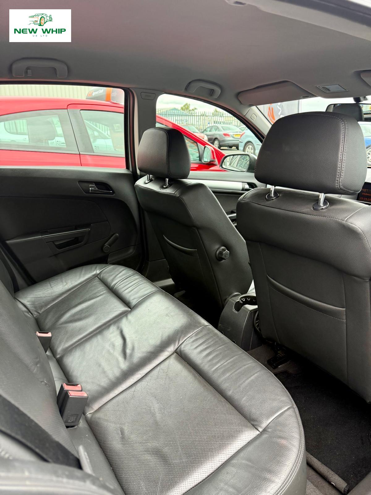 Vauxhall Astra 1.6i 16v Club Hatchback 5dr Petrol Manual (158 g/km, 103 bhp)