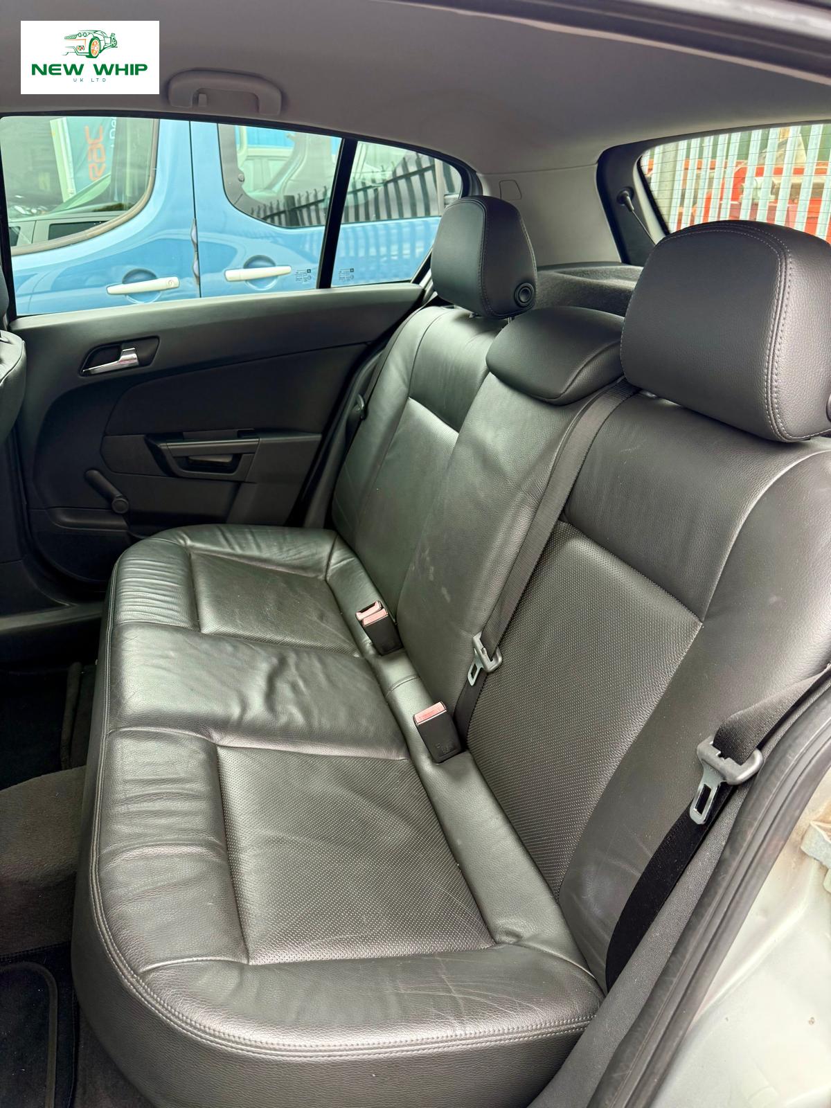 Vauxhall Astra 1.6i 16v Club Hatchback 5dr Petrol Manual (158 g/km, 103 bhp)