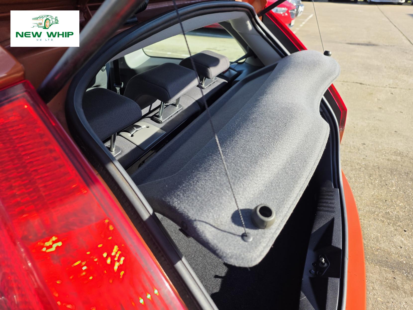 Ford Fiesta 1.4 Flame Limited Edition Hatchback 3dr Petrol Manual (153 g/km, 79 bhp)