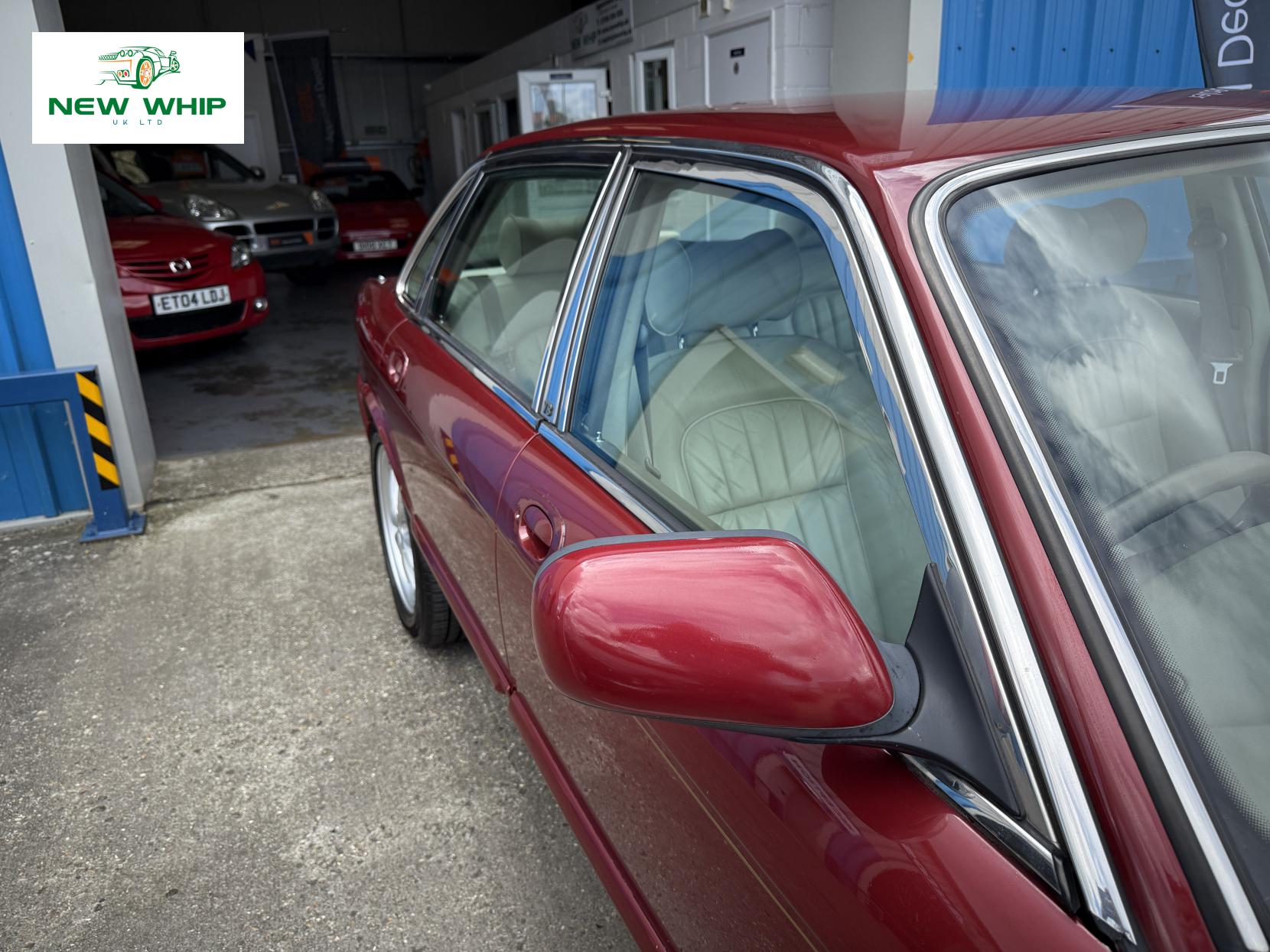 Jaguar XJ 3.2 XJ8 Saloon 4dr Petrol Automatic (288 g/km, 240 bhp)