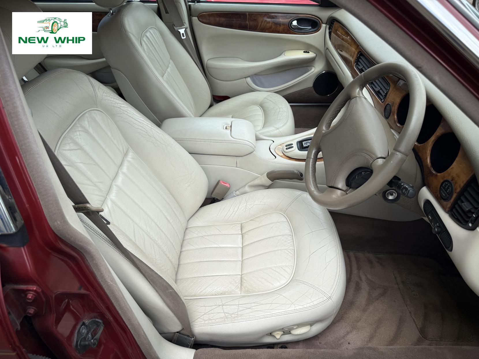 Jaguar XJ 3.2 XJ8 Saloon 4dr Petrol Automatic (288 g/km, 240 bhp)