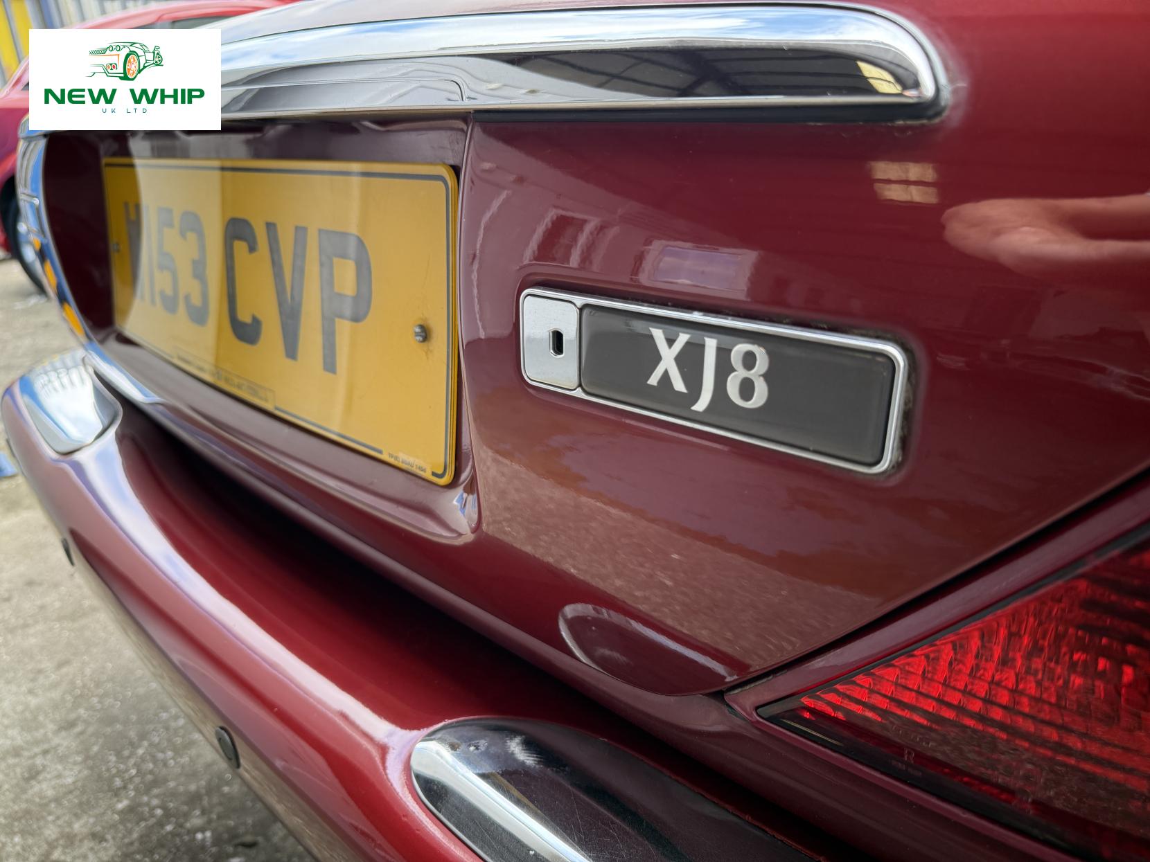 Jaguar XJ 3.2 XJ8 Saloon 4dr Petrol Automatic (288 g/km, 240 bhp)