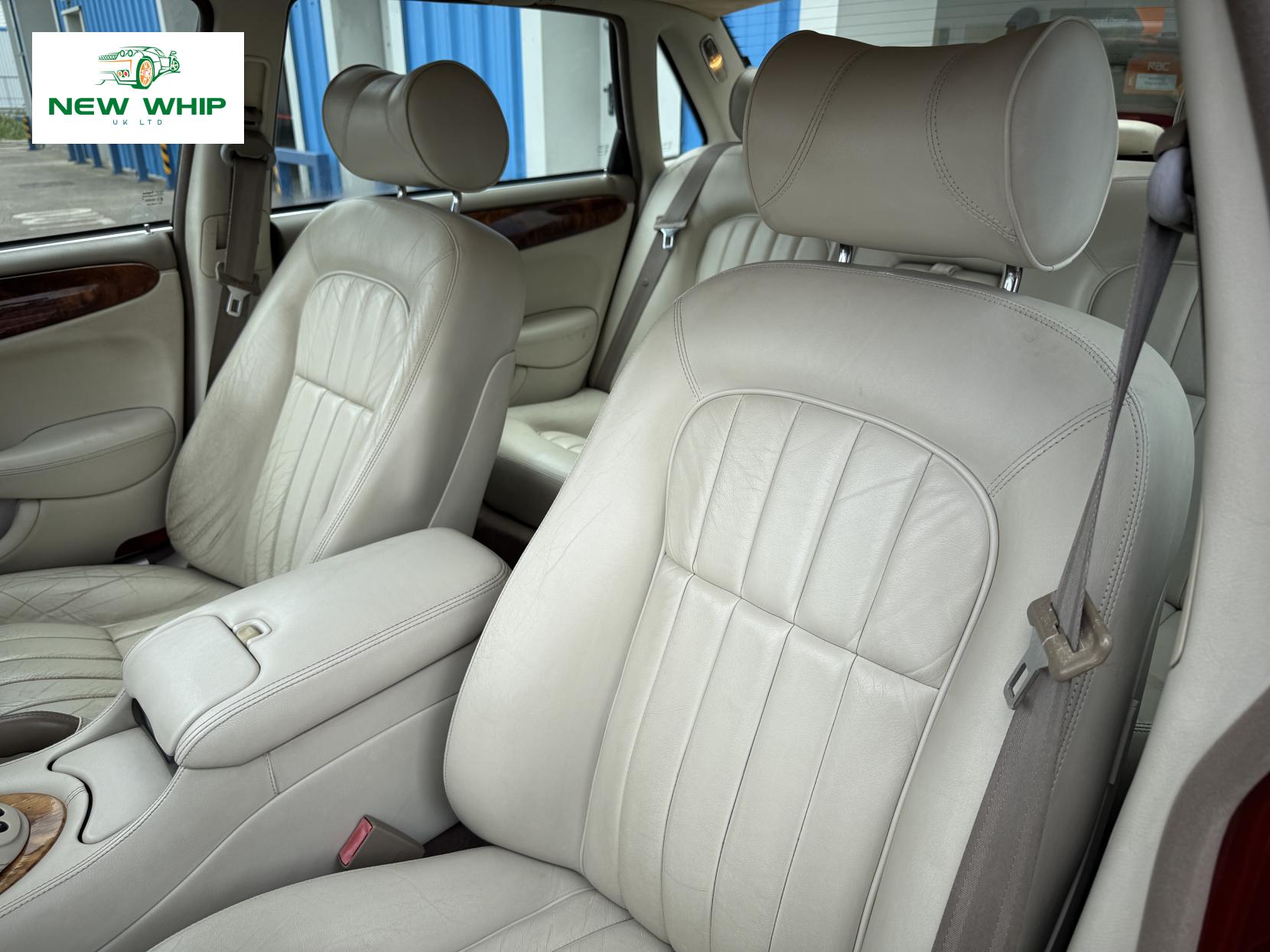 Jaguar XJ 3.2 XJ8 Saloon 4dr Petrol Automatic (288 g/km, 240 bhp)