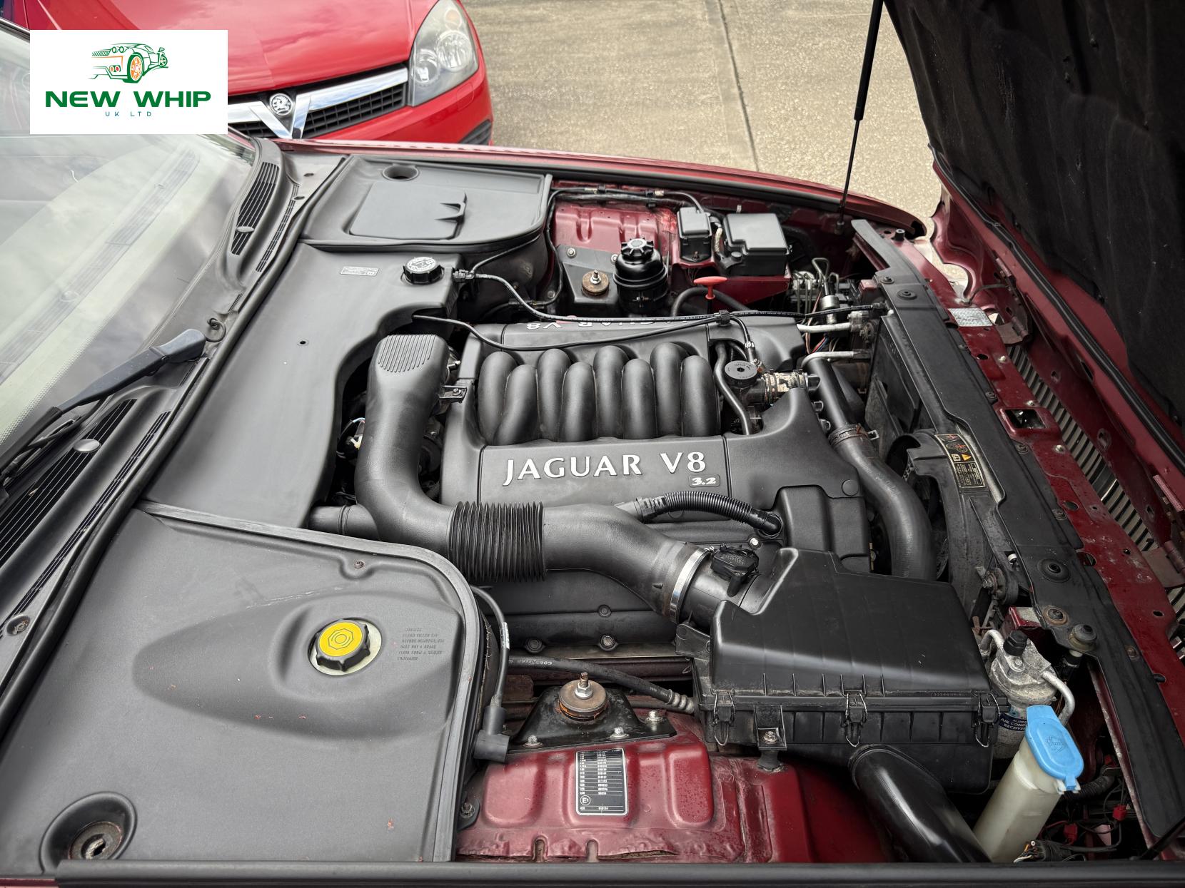 Jaguar XJ 3.2 XJ8 Saloon 4dr Petrol Automatic (288 g/km, 240 bhp)
