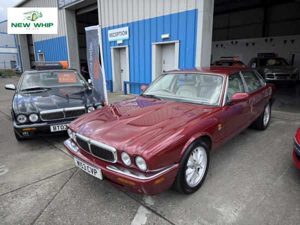 Jaguar XJ 3.2 XJ8 Saloon 4dr Petrol Automatic (288 g/km, 240 bhp)