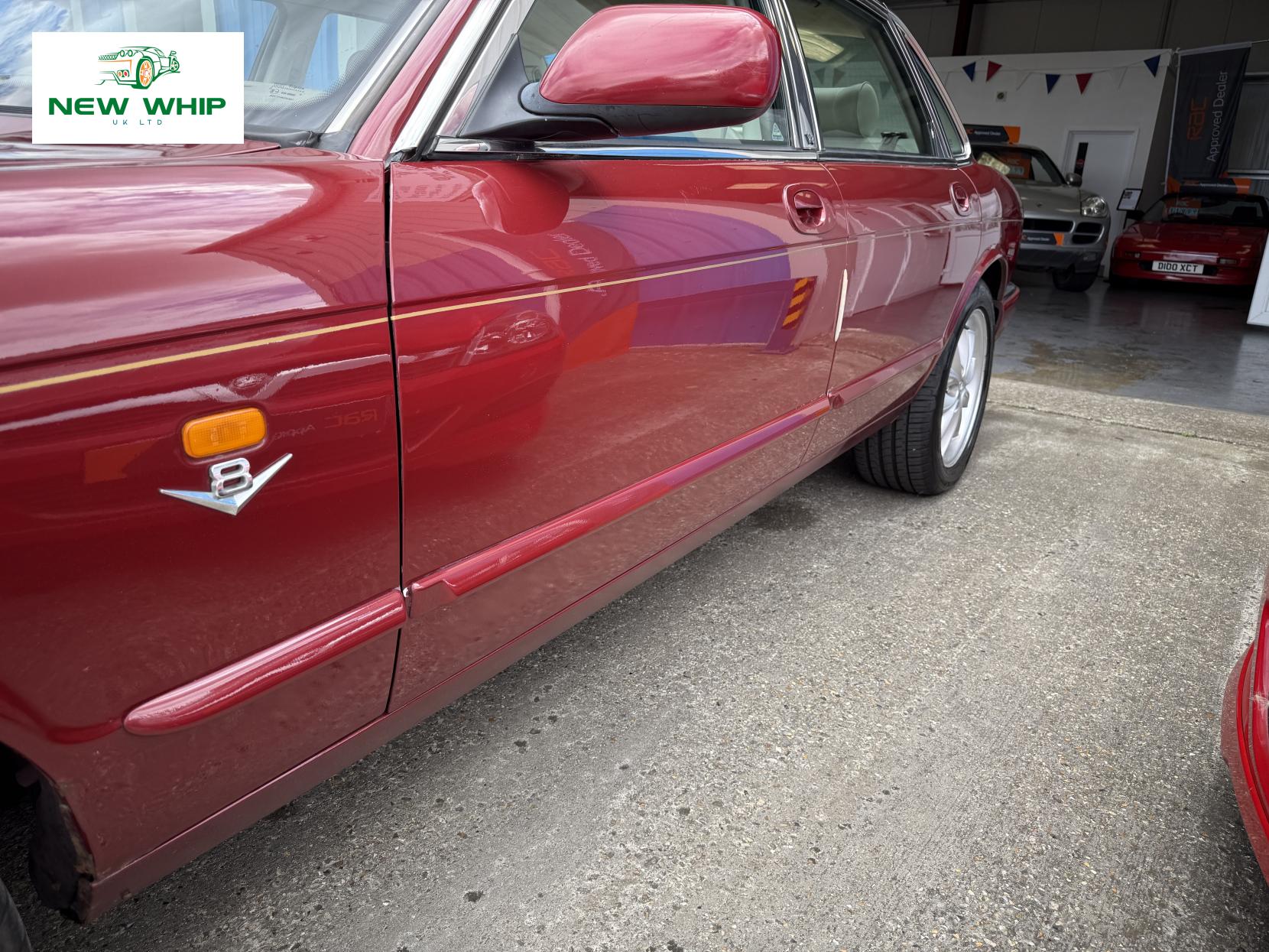 Jaguar XJ 3.2 XJ8 Saloon 4dr Petrol Automatic (288 g/km, 240 bhp)