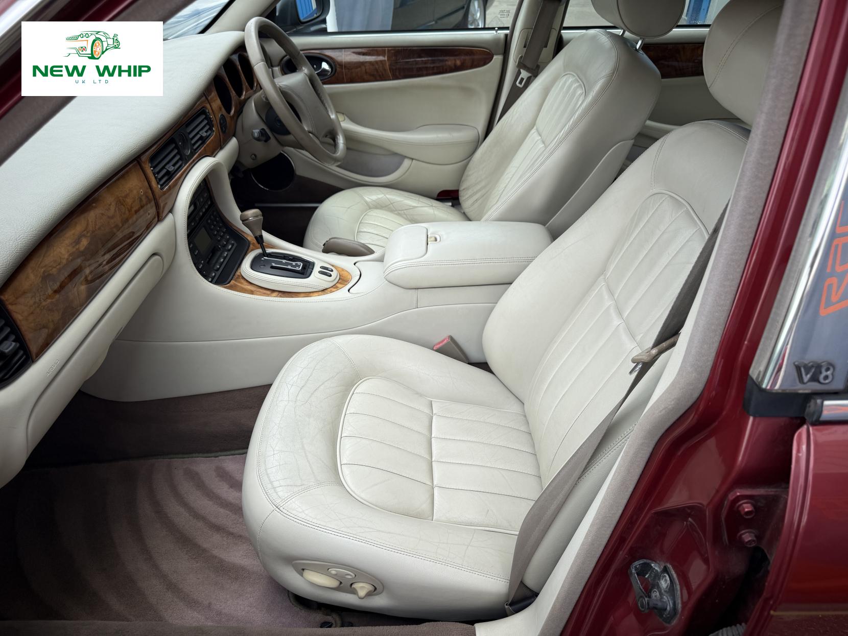 Jaguar XJ 3.2 XJ8 Saloon 4dr Petrol Automatic (288 g/km, 240 bhp)