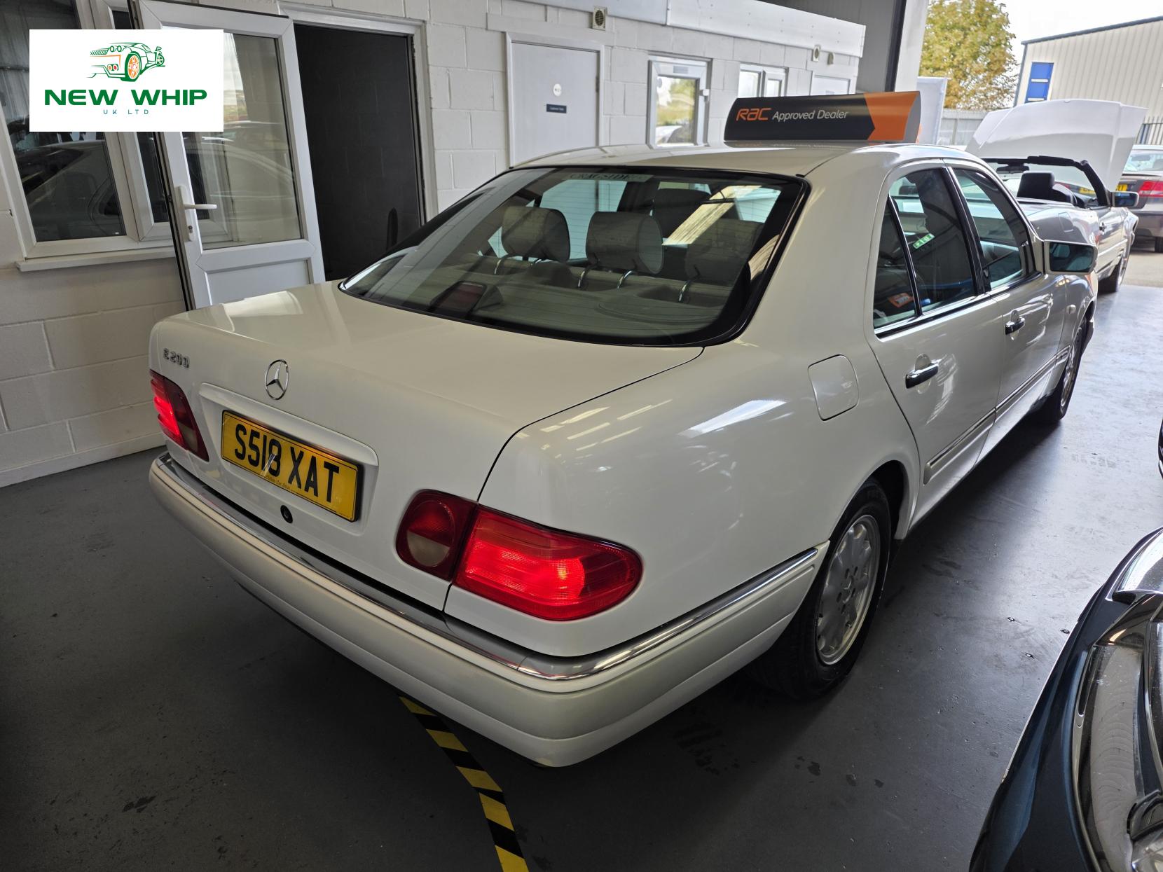 Mercedes-Benz E Class 2.0 E200 Elegance Saloon 4dr Petrol Automatic (228 g/km, 134 bhp)