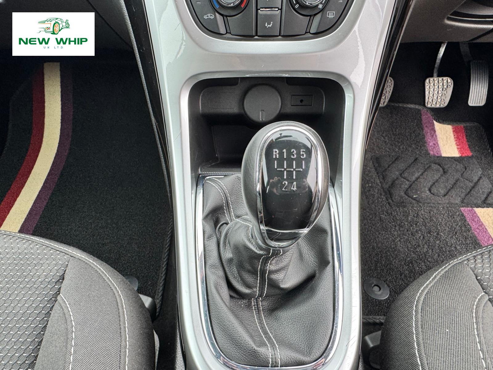 Vauxhall Astra 1.6 16v SRi Hatchback 5dr Petrol Manual Euro 5 (115 ps)