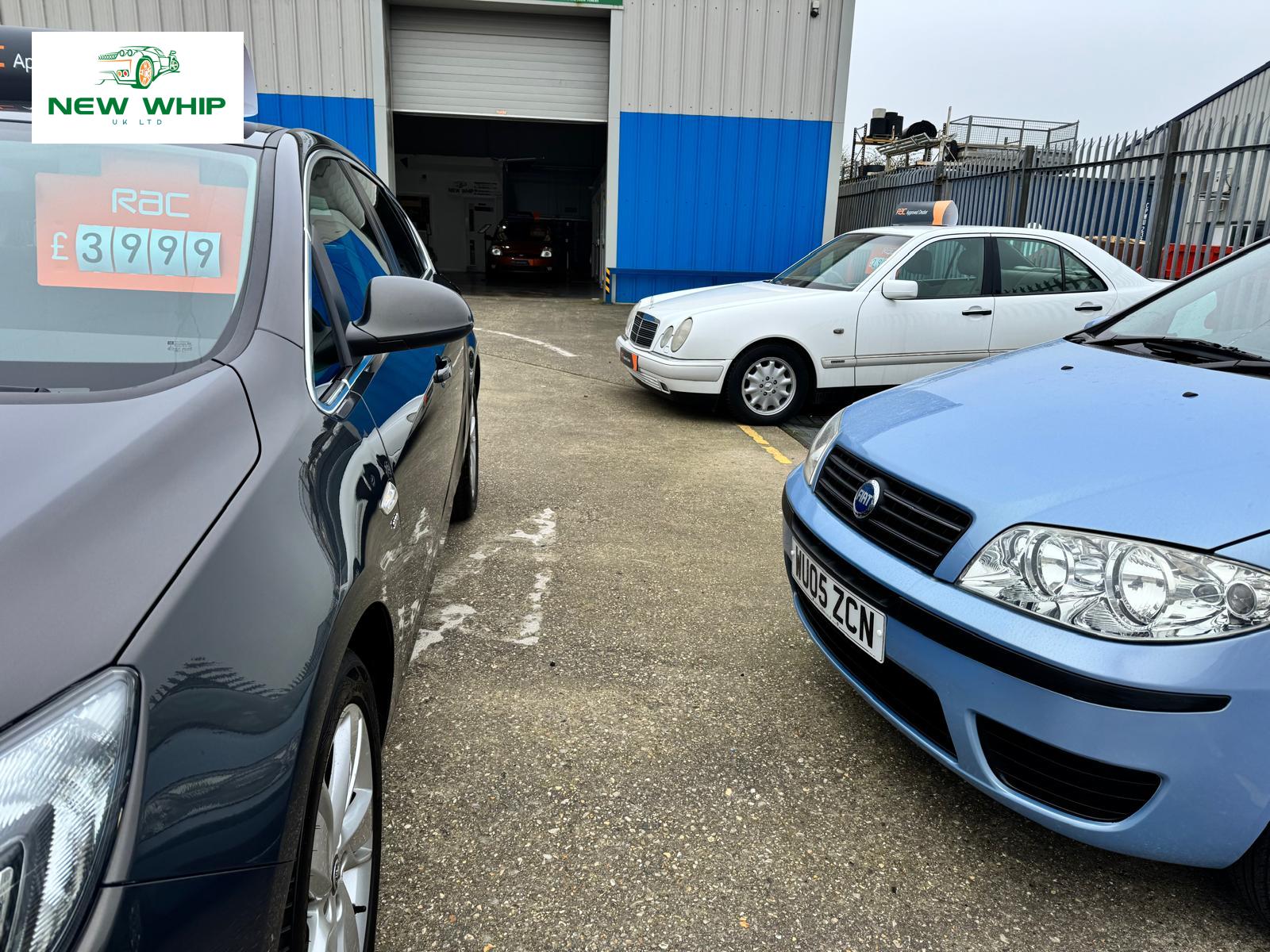 Vauxhall Astra 1.6 16v SRi Hatchback 5dr Petrol Manual Euro 5 (115 ps)