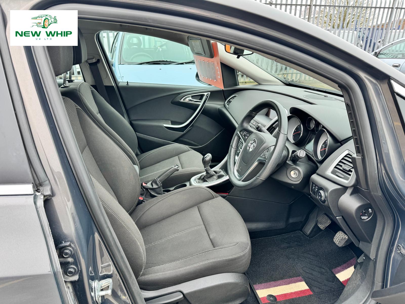 Vauxhall Astra 1.6 16v SRi Hatchback 5dr Petrol Manual Euro 5 (115 ps)