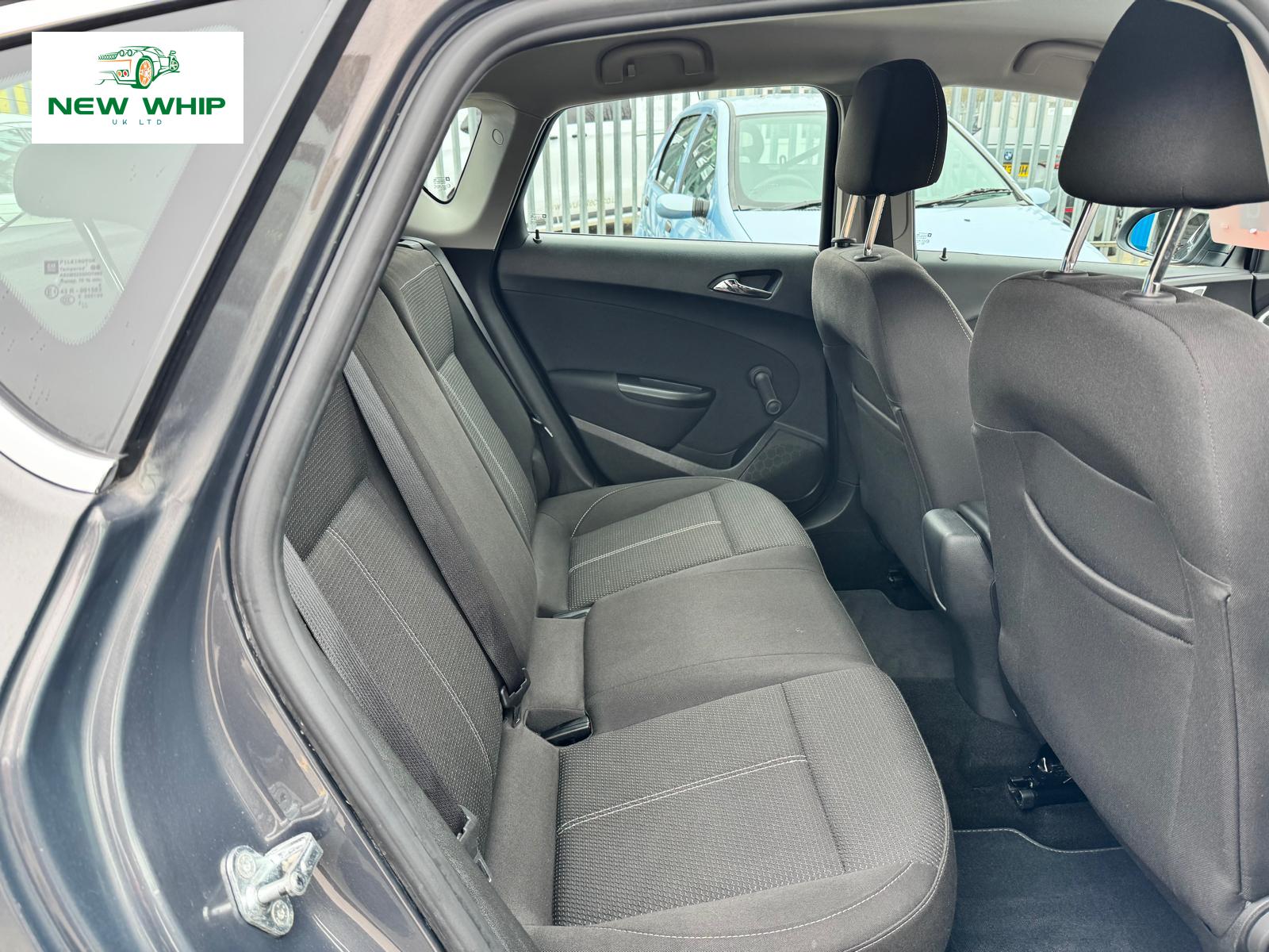 Vauxhall Astra 1.6 16v SRi Hatchback 5dr Petrol Manual Euro 5 (115 ps)