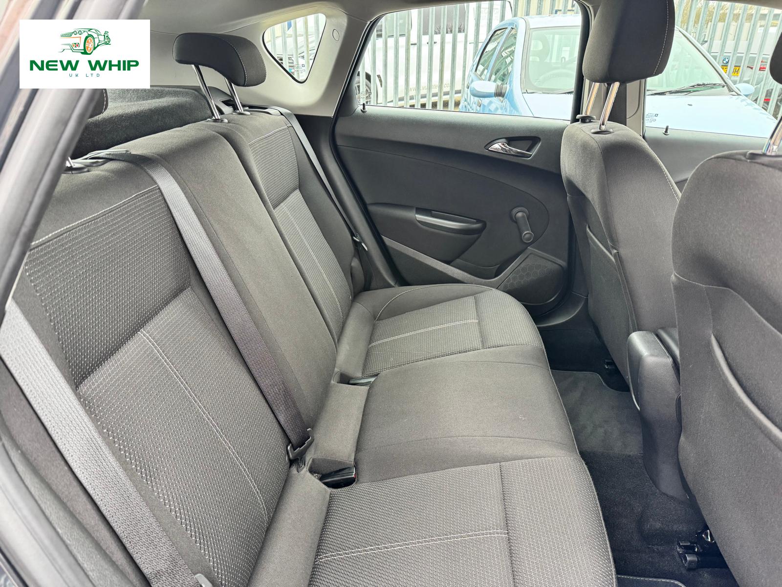 Vauxhall Astra 1.6 16v SRi Hatchback 5dr Petrol Manual Euro 5 (115 ps)