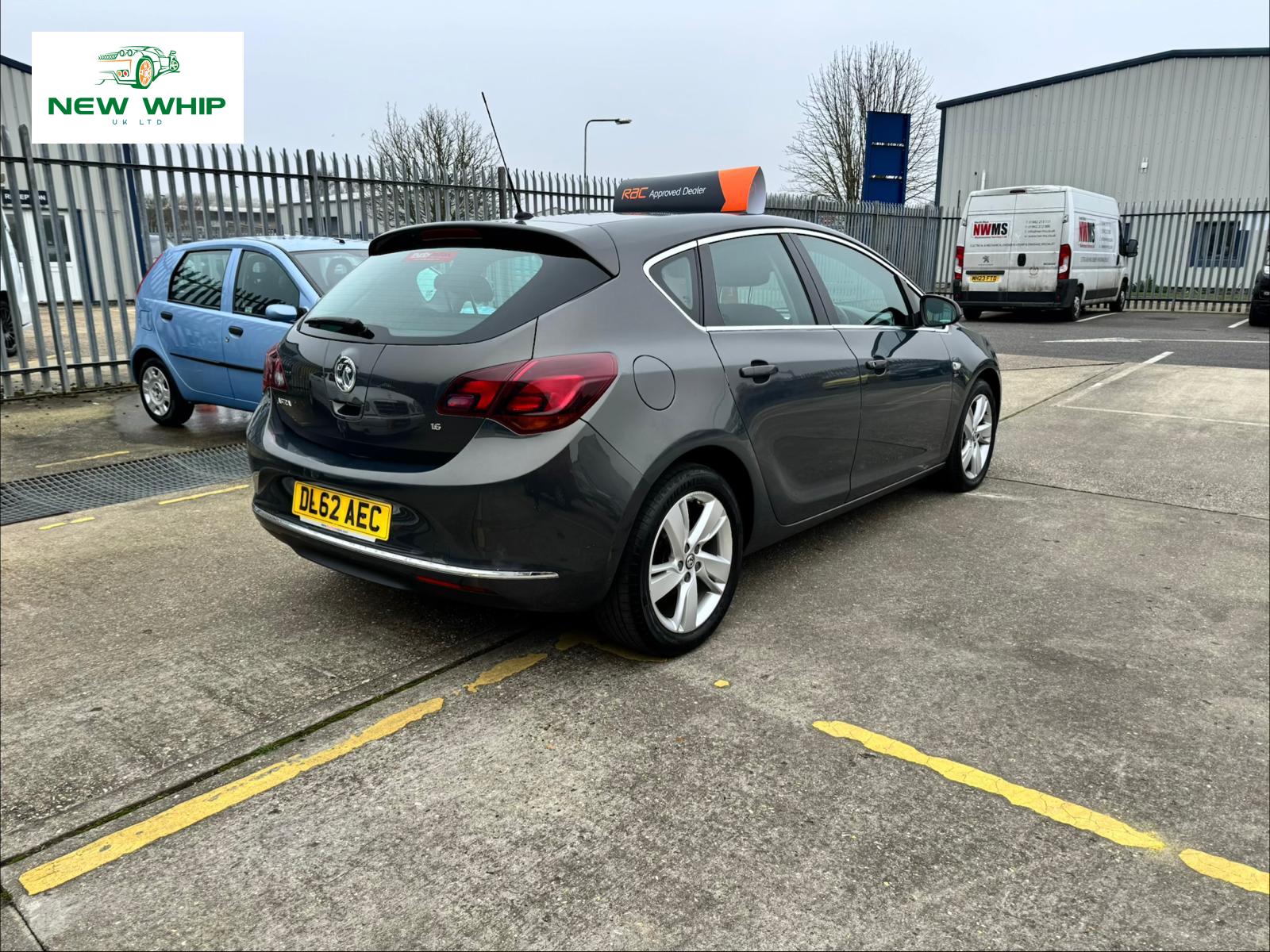 Vauxhall Astra 1.6 16v SRi Hatchback 5dr Petrol Manual Euro 5 (115 ps)