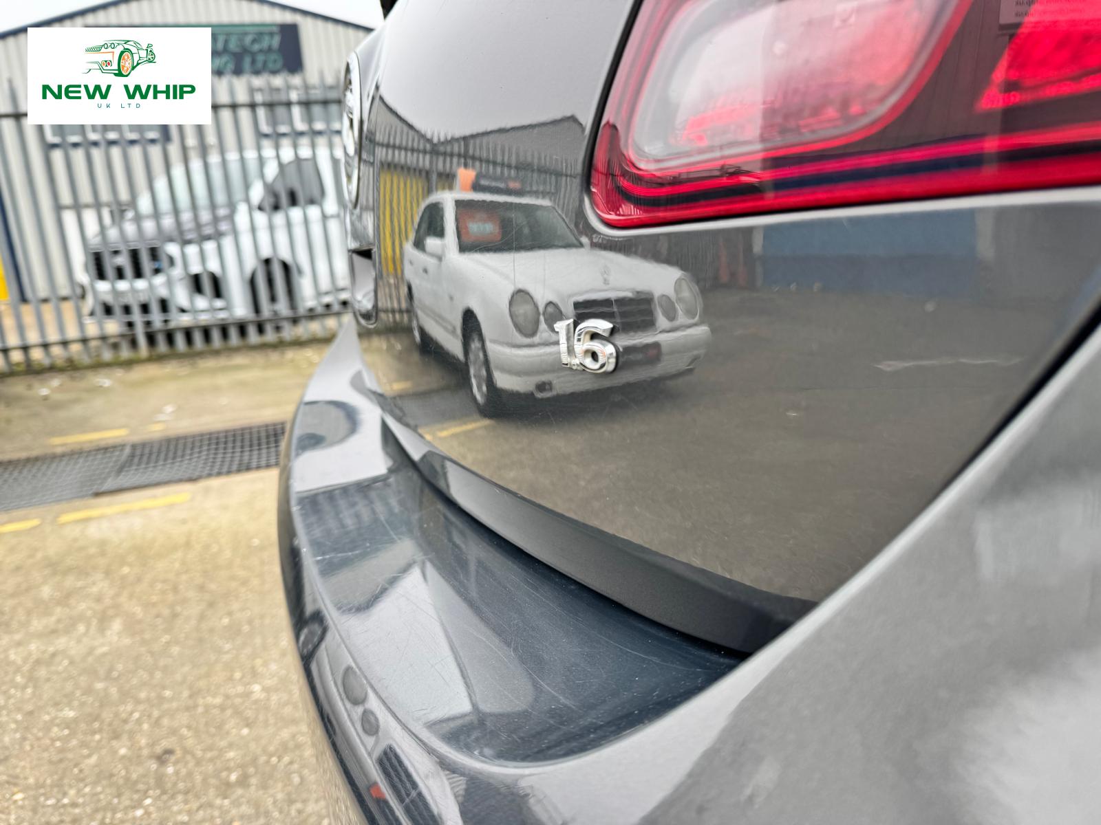 Vauxhall Astra 1.6 16v SRi Hatchback 5dr Petrol Manual Euro 5 (115 ps)