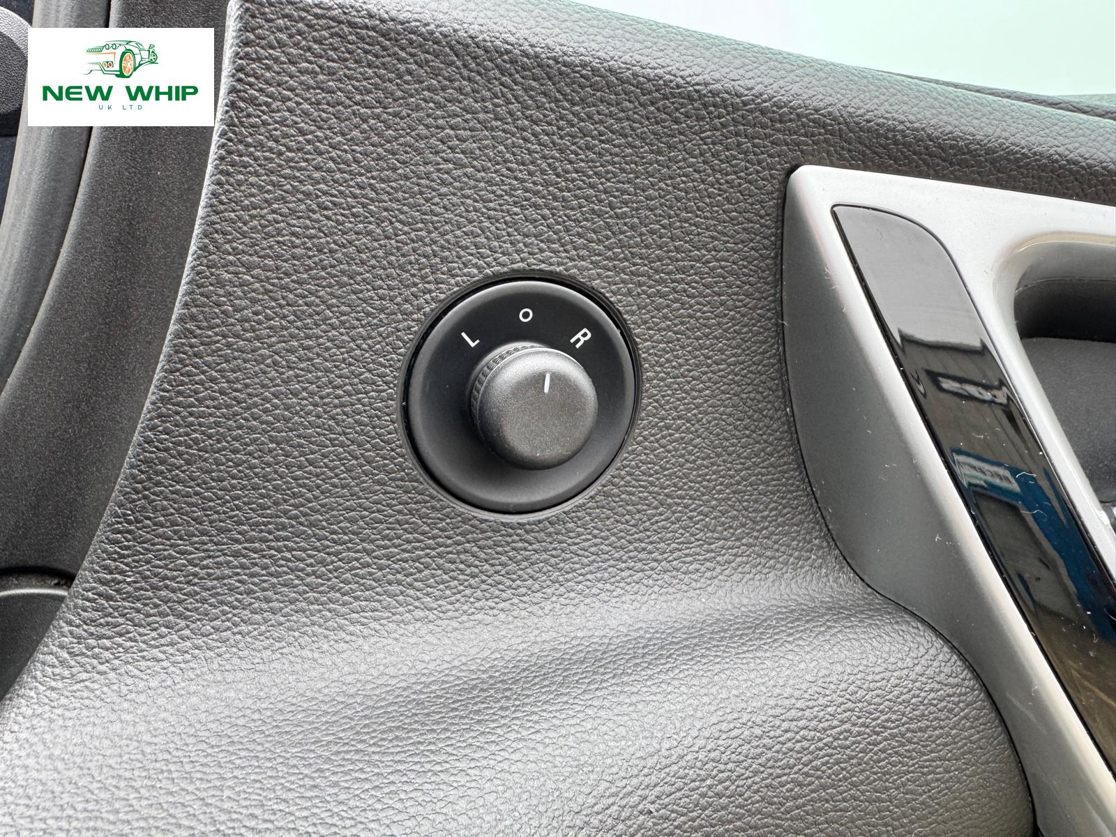 Vauxhall Astra 1.6 16v SRi Hatchback 5dr Petrol Manual Euro 5 (115 ps)