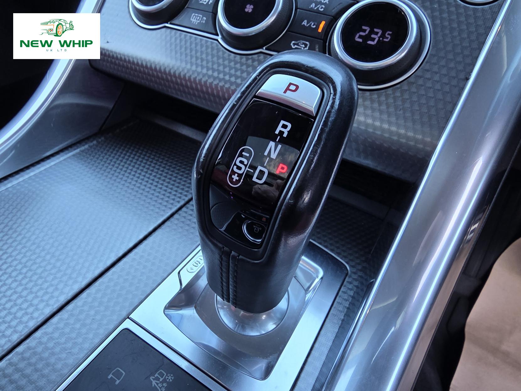 Land Rover Range Rover Sport 3.0 SD V6 Autobiography Dynamic SUV 5dr Diesel Auto 4WD Euro 5 (s/s) (292 ps)