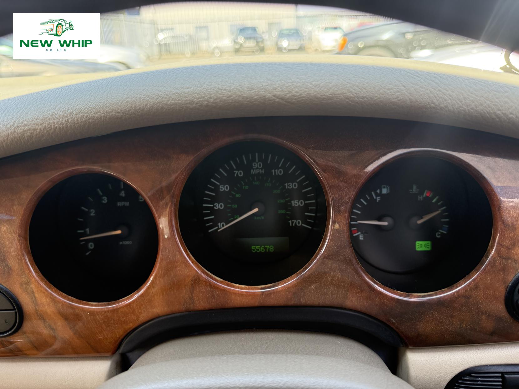 Jaguar XJ 3.2 XJ8 Executive Saloon 4dr Petrol Automatic (290 g/km, 240 bhp)