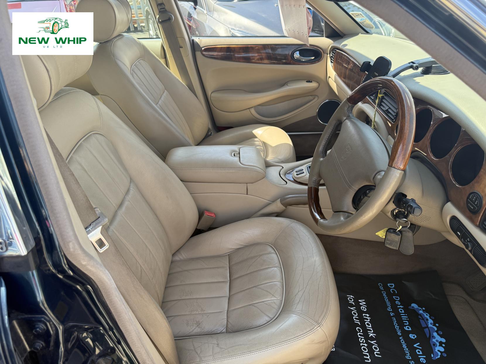 Jaguar XJ 3.2 XJ8 Executive Saloon 4dr Petrol Automatic (290 g/km, 240 bhp)