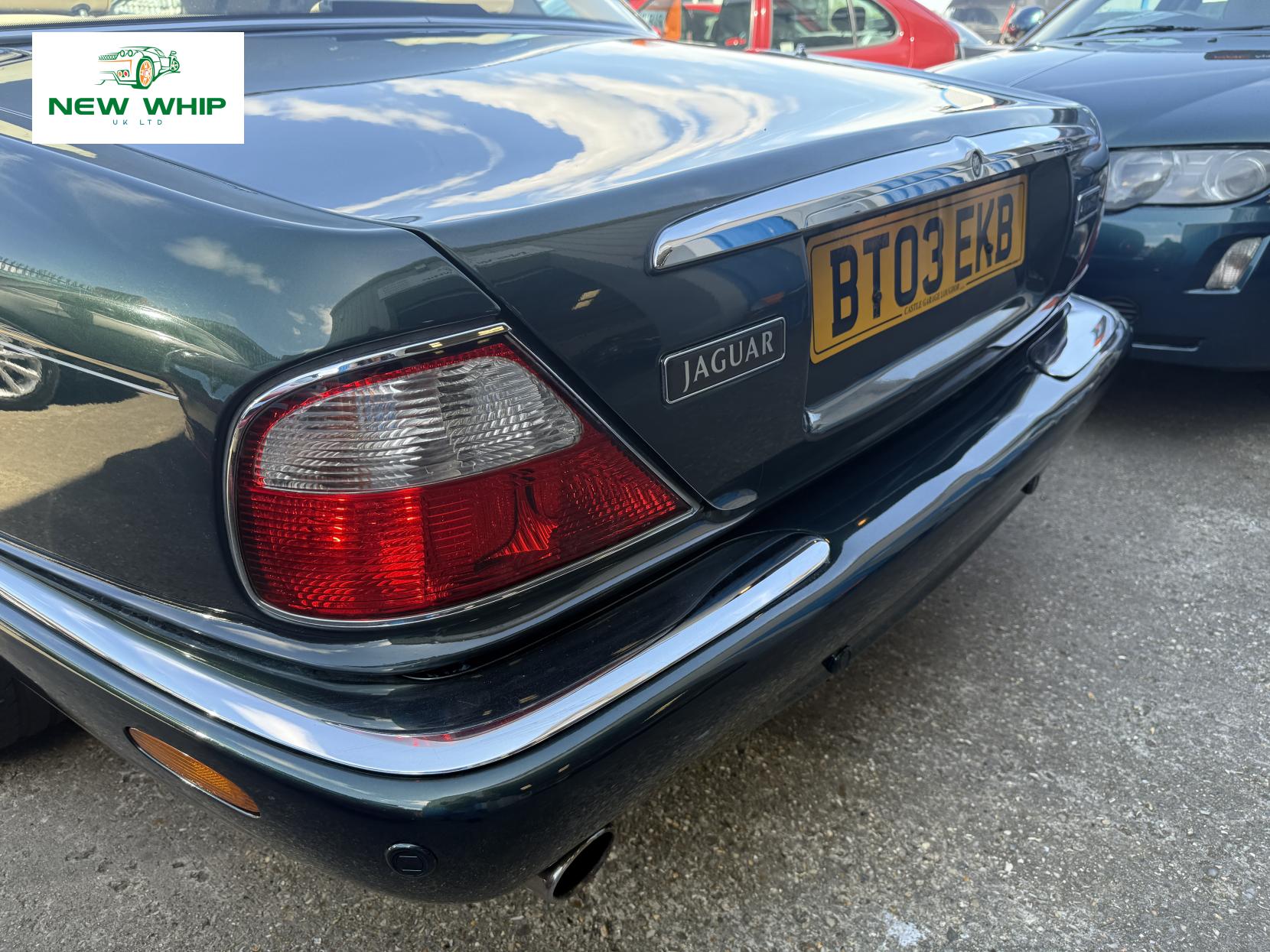 Jaguar XJ 3.2 XJ8 Executive Saloon 4dr Petrol Automatic (290 g/km, 240 bhp)
