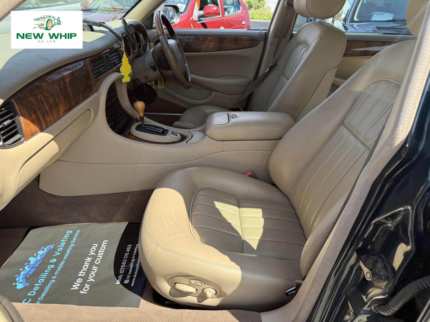 Jaguar XJ 3.2 XJ8 Executive Saloon 4dr Petrol Automatic (290 g/km, 240 bhp)