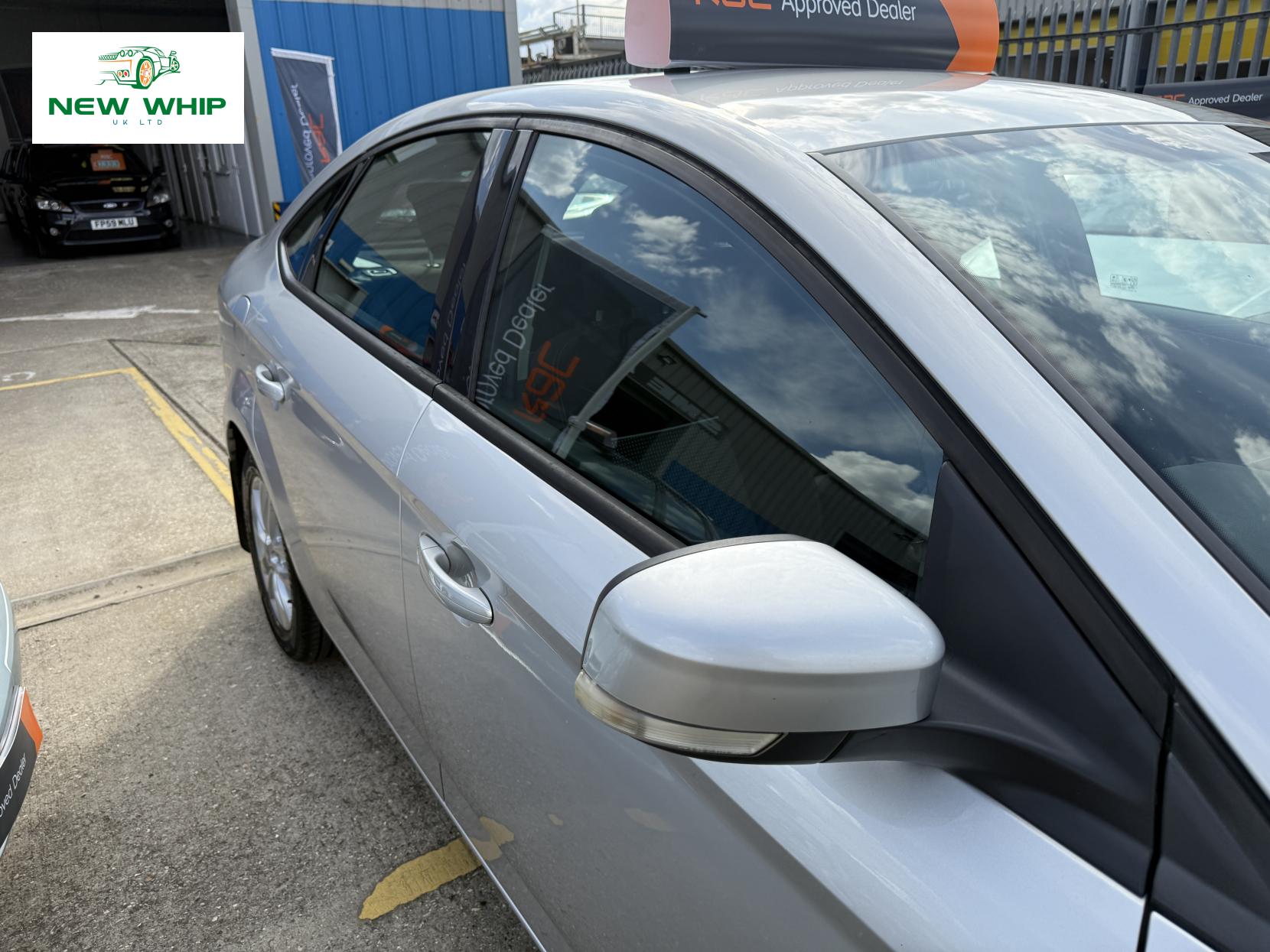Ford Mondeo 2.0 TDCi Zetec Hatchback 5dr Diesel Manual Euro 5 (163 ps)