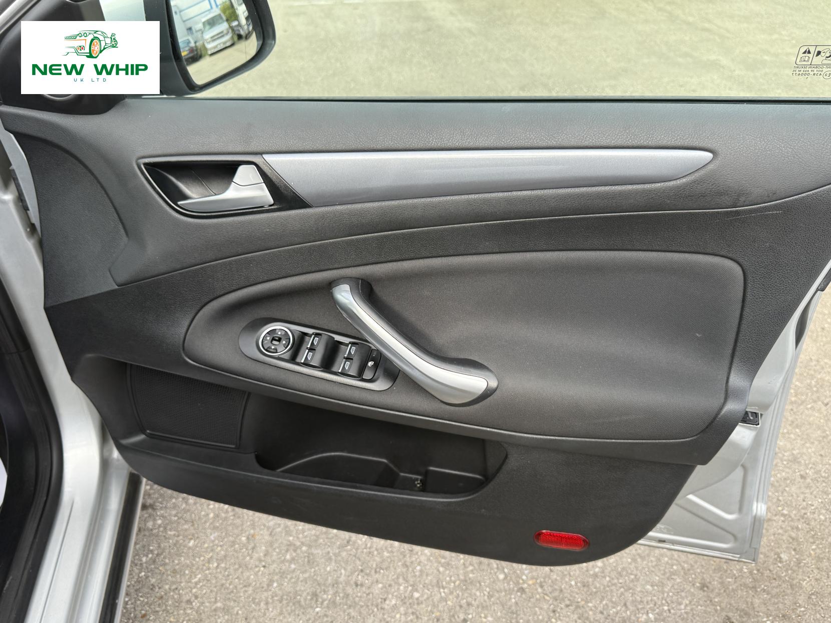 Ford Mondeo 2.0 TDCi Zetec Hatchback 5dr Diesel Manual Euro 5 (163 ps)