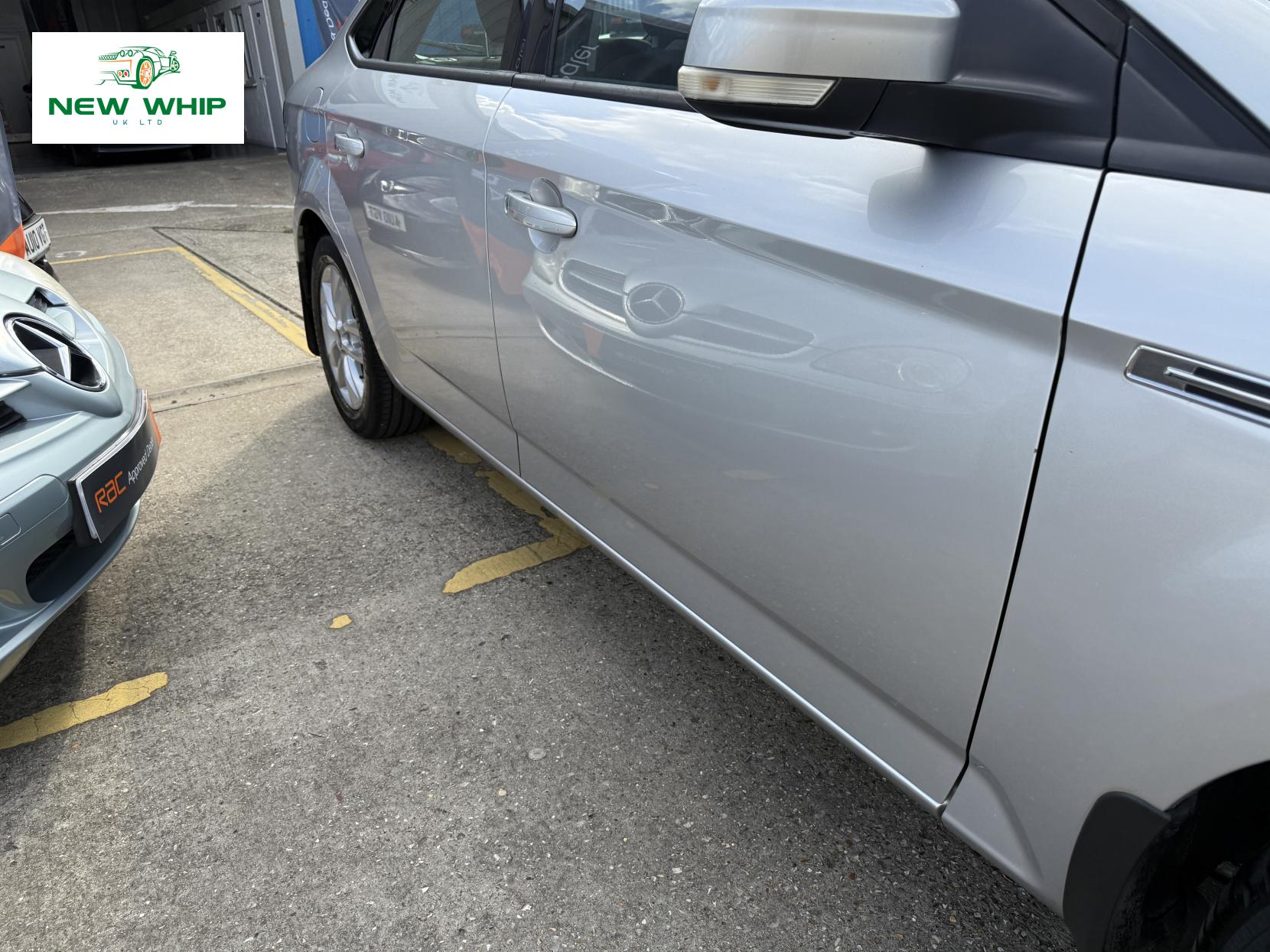 Ford Mondeo 2.0 TDCi Zetec Hatchback 5dr Diesel Manual Euro 5 (163 ps)