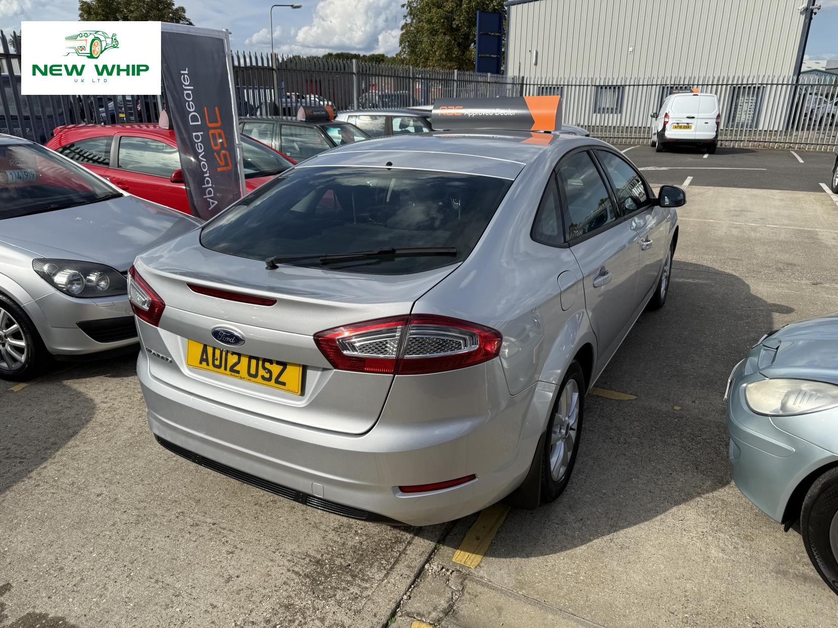 Ford Mondeo 2.0 TDCi Zetec Hatchback 5dr Diesel Manual Euro 5 (163 ps)