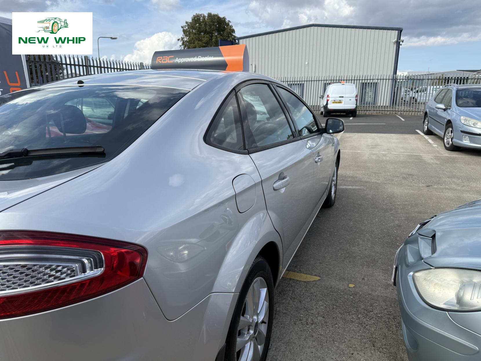Ford Mondeo 2.0 TDCi Zetec Hatchback 5dr Diesel Manual Euro 5 (163 ps)