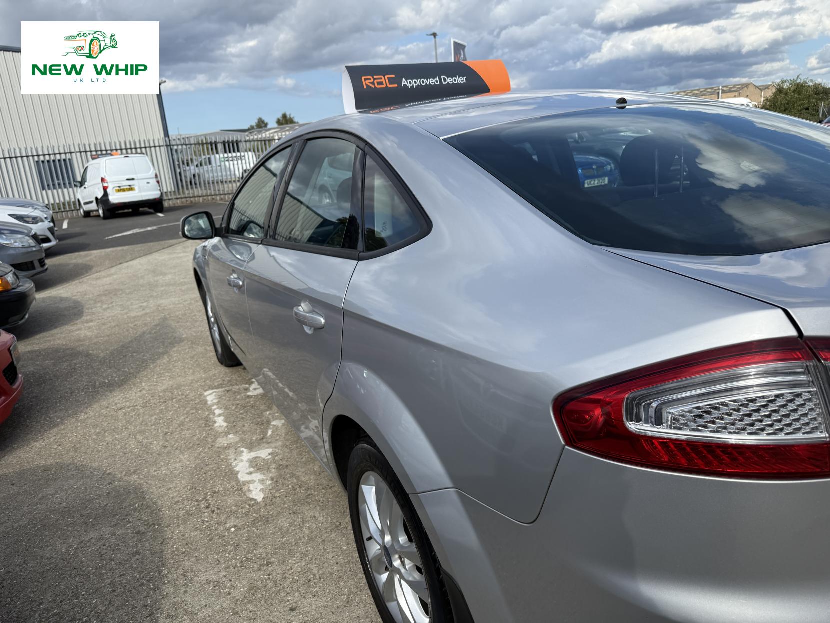 Ford Mondeo 2.0 TDCi Zetec Hatchback 5dr Diesel Manual Euro 5 (163 ps)