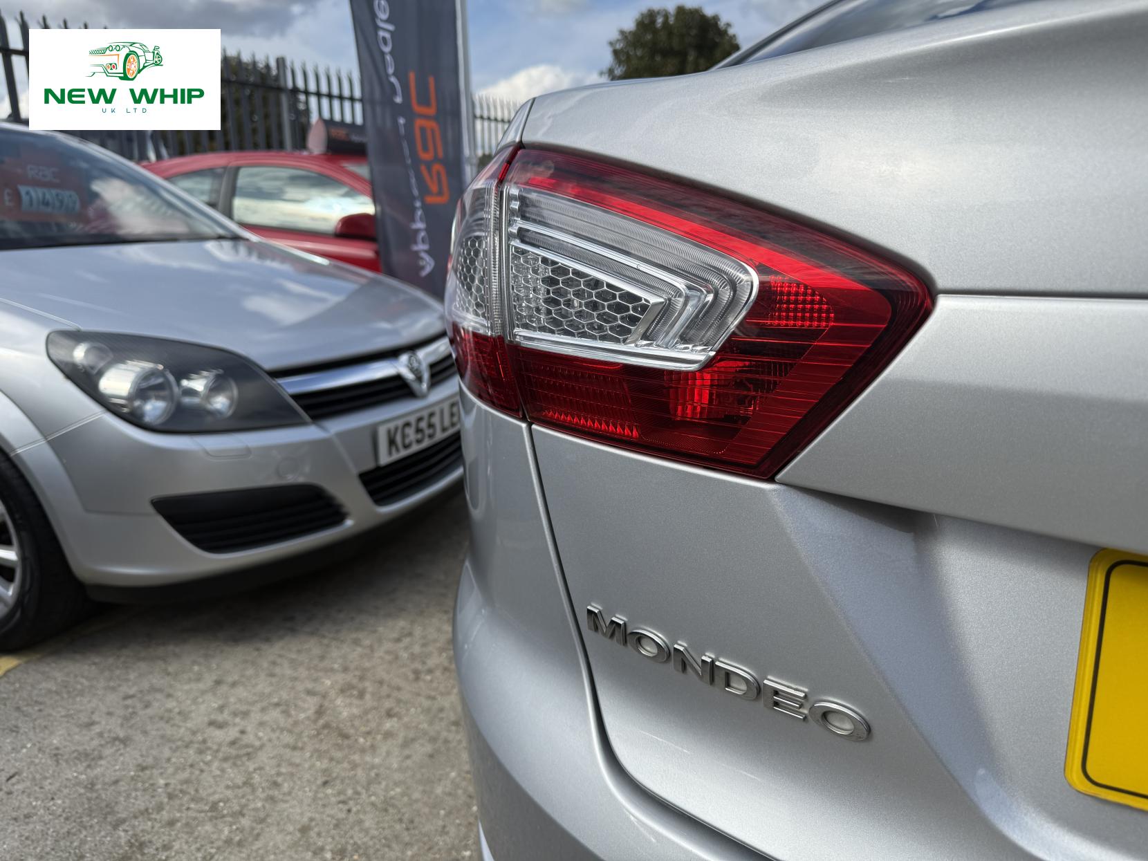 Ford Mondeo 2.0 TDCi Zetec Hatchback 5dr Diesel Manual Euro 5 (163 ps)